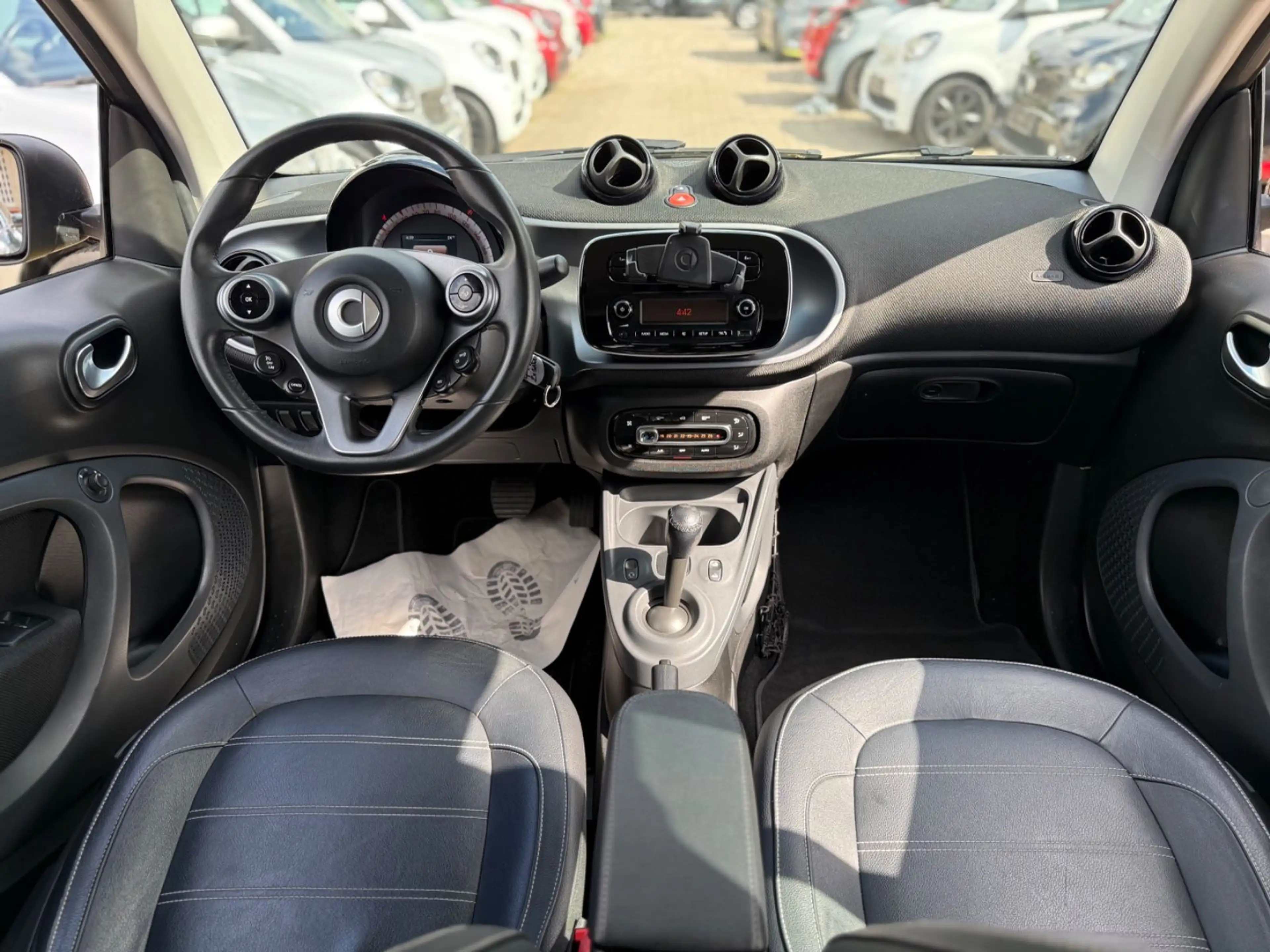 smart forTwo CABRIO*PRIME*SITZHEIZUNG*90PS*LEDER* — photo 30