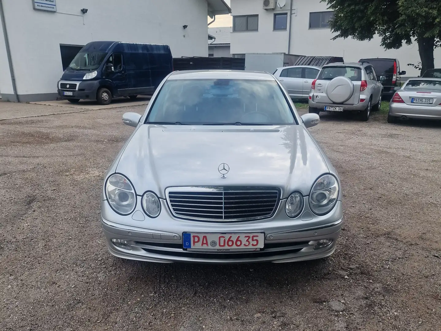 Mercedes-Benz E 320 Avantgarde Grau - 1