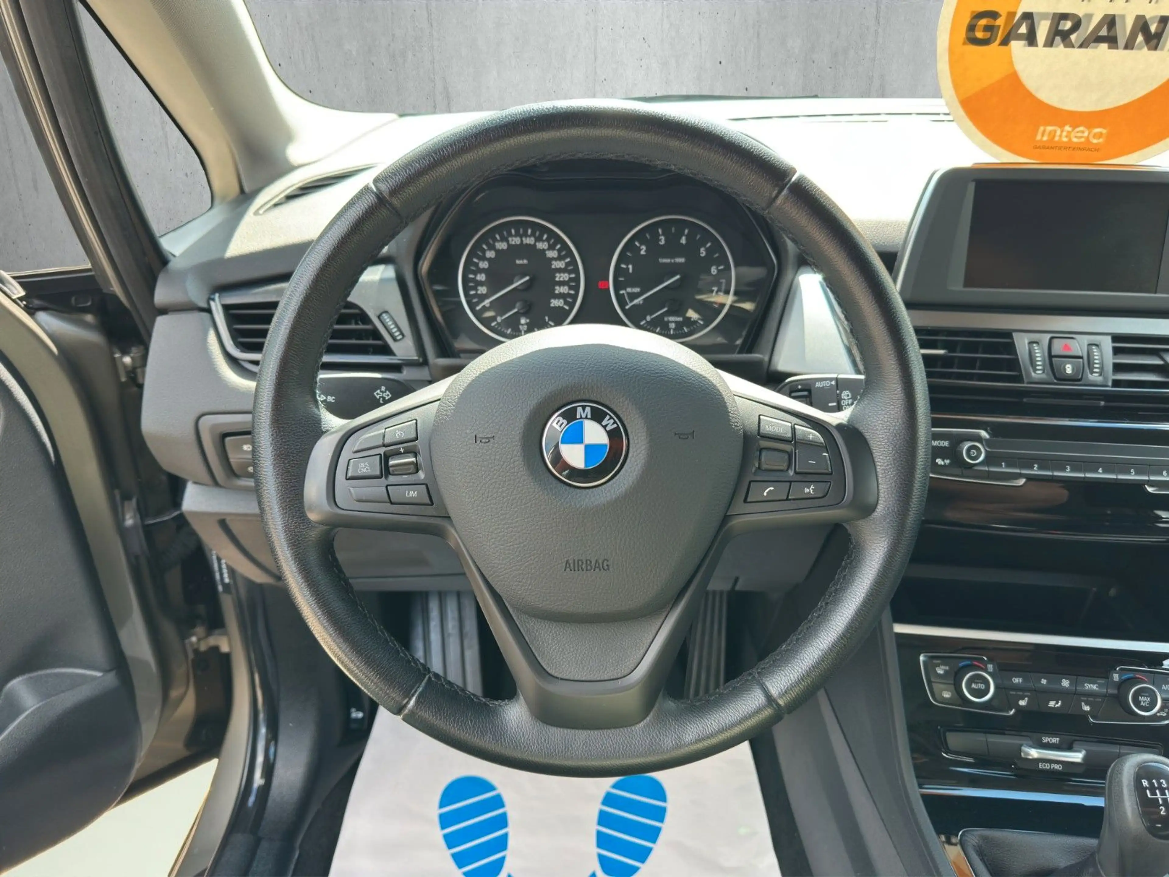 BMW 216 i *8FACHBEREIFT*TEMPOMAT*SHEFT* — photo 6