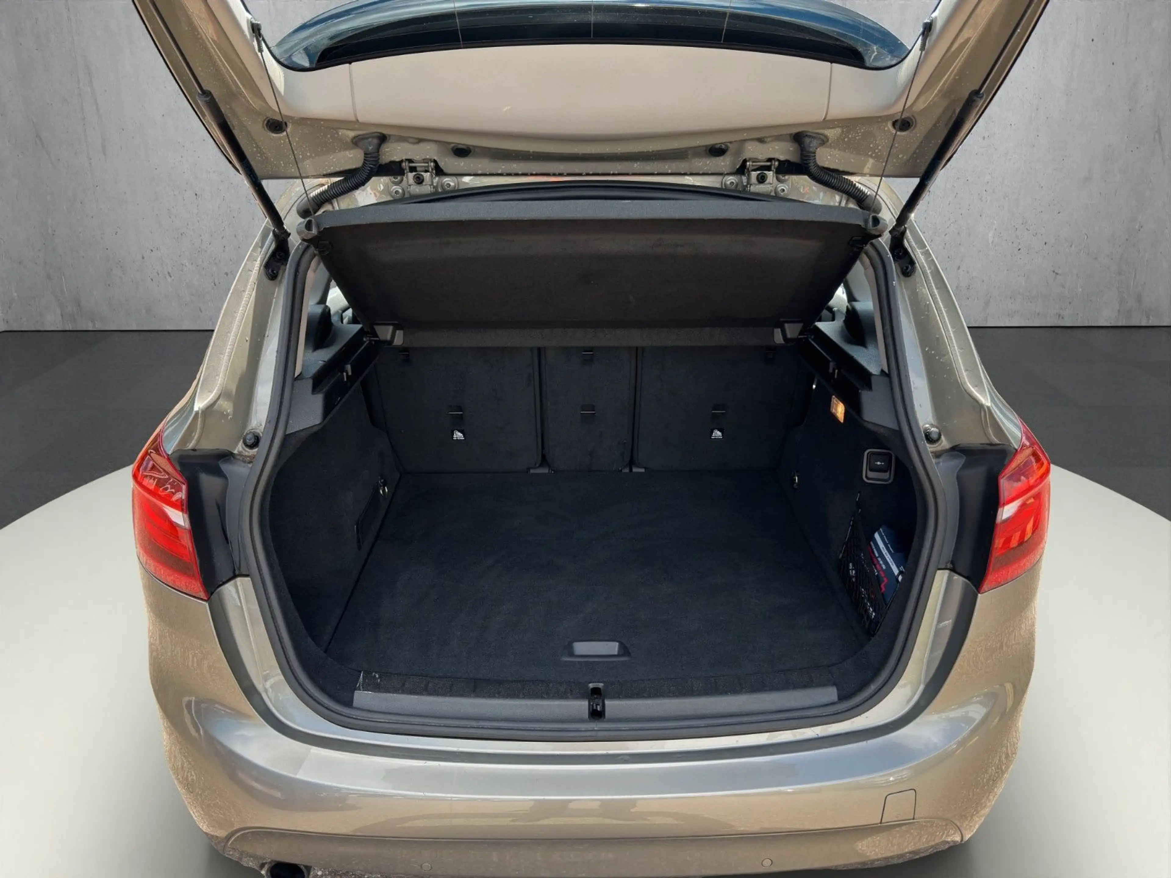 BMW 216 i *8FACHBEREIFT*TEMPOMAT*SHEFT* — photo 14
