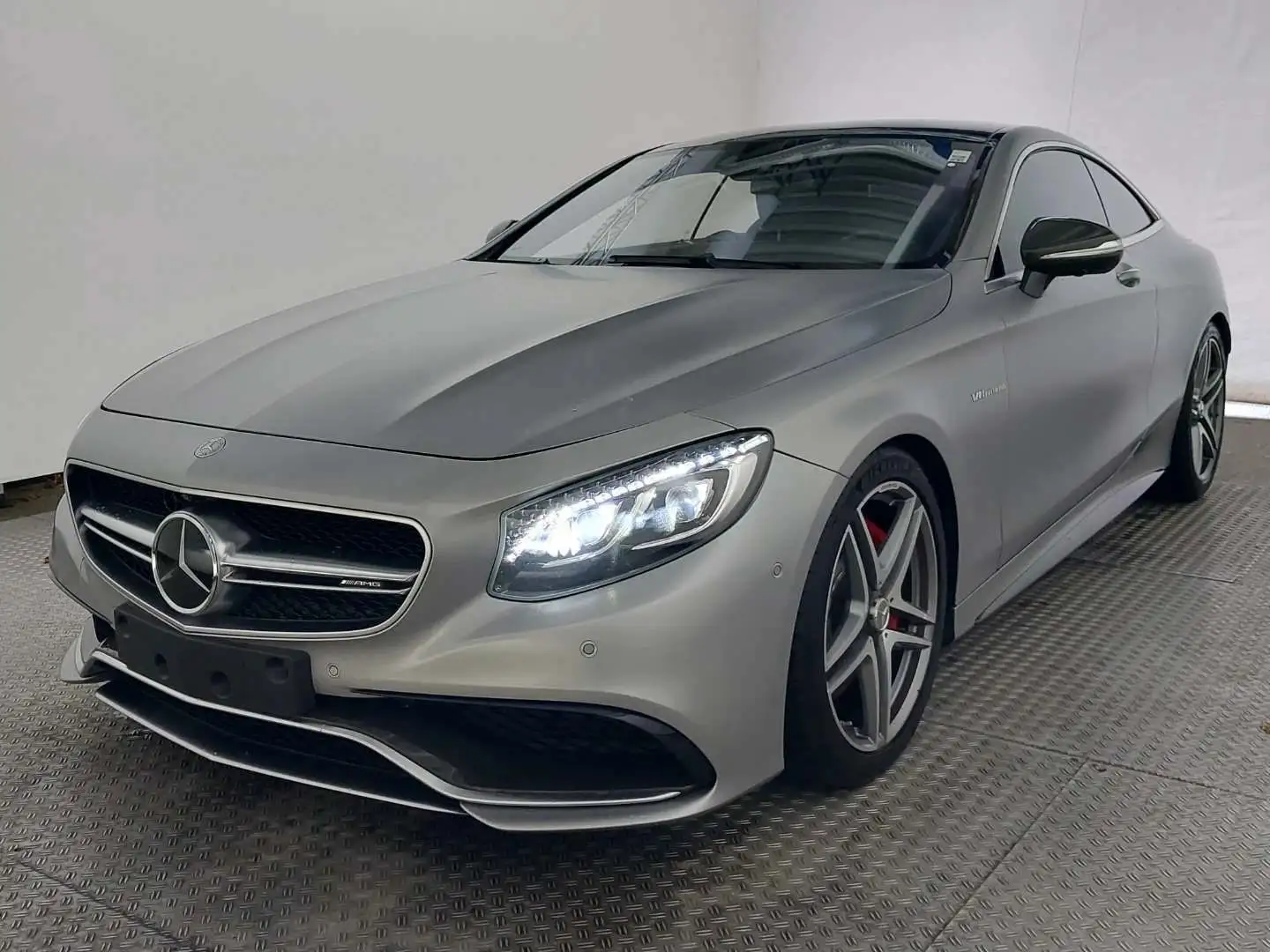 Mercedes-Benz S 63 AMG Coupe *SWAROVSKI*MAGNO*CARBON*EXKLUSIV* Grau - 1