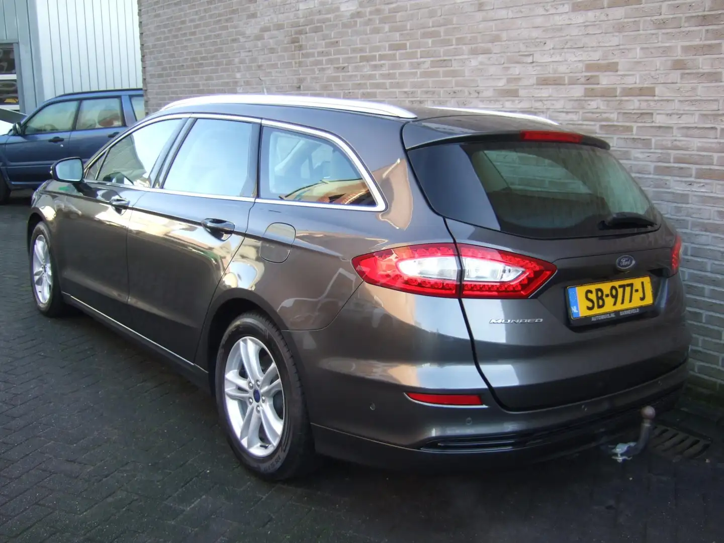 Ford Mondeo Wagon 1.5 Titanium Lease Edition Grau - 2