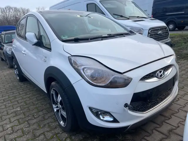 Hyundai iX20 Crossline 4x4 Wasserschaden