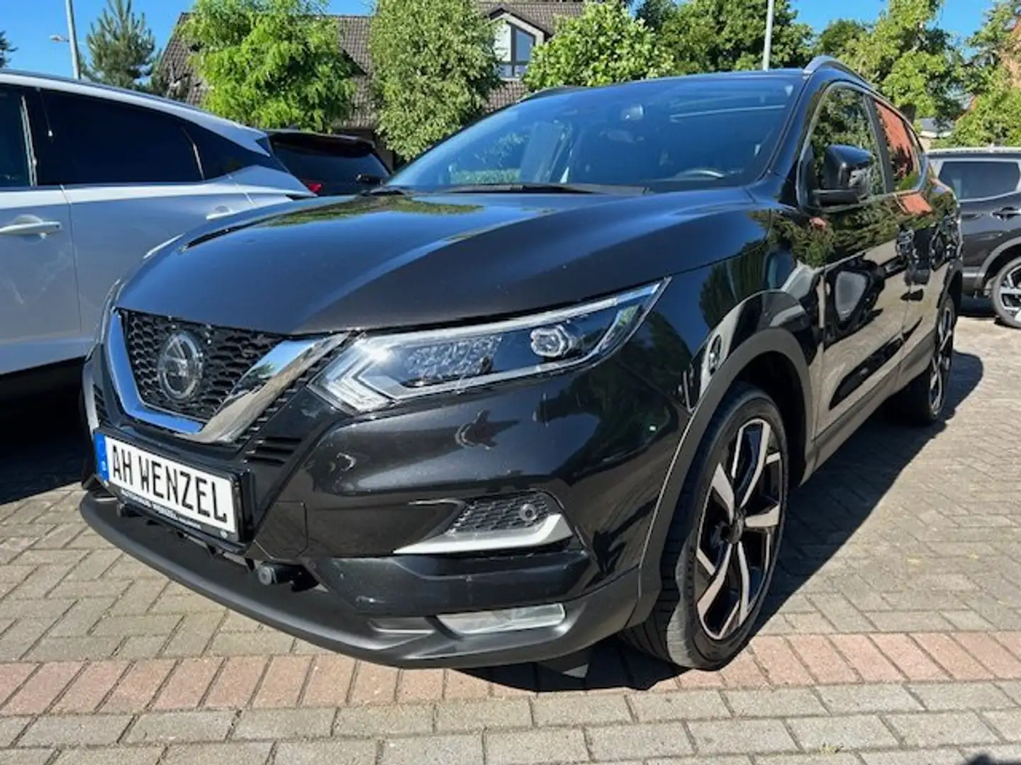 Nissan Qashqai 1.3 DIG-T DCT Akari, LEDER, LED, NAVI, PGD Noir - 1