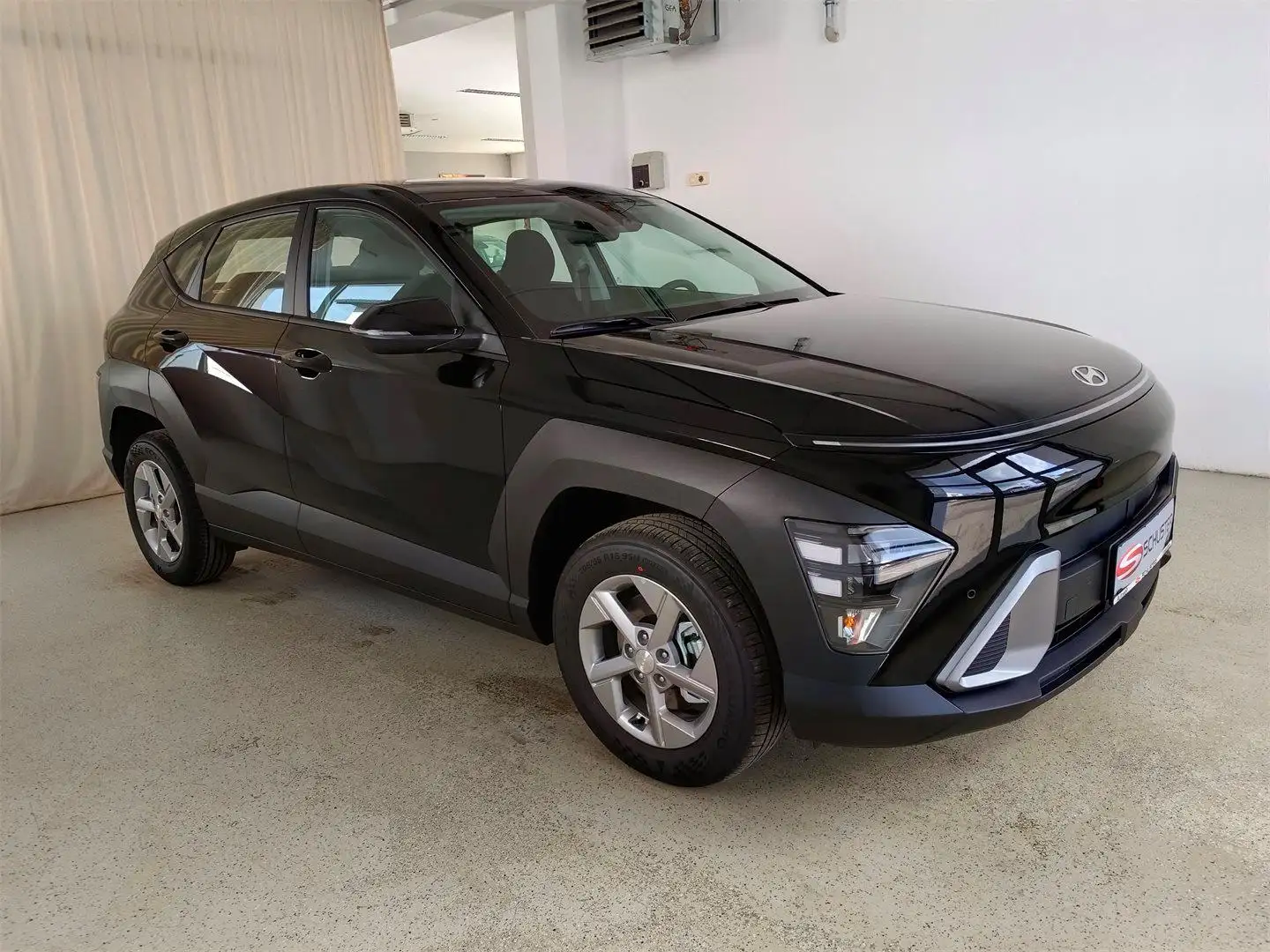 Hyundai KONA Kona (SX2) Smart Line 1.0 TGDI 2WD k6bs1 Schwarz - 1