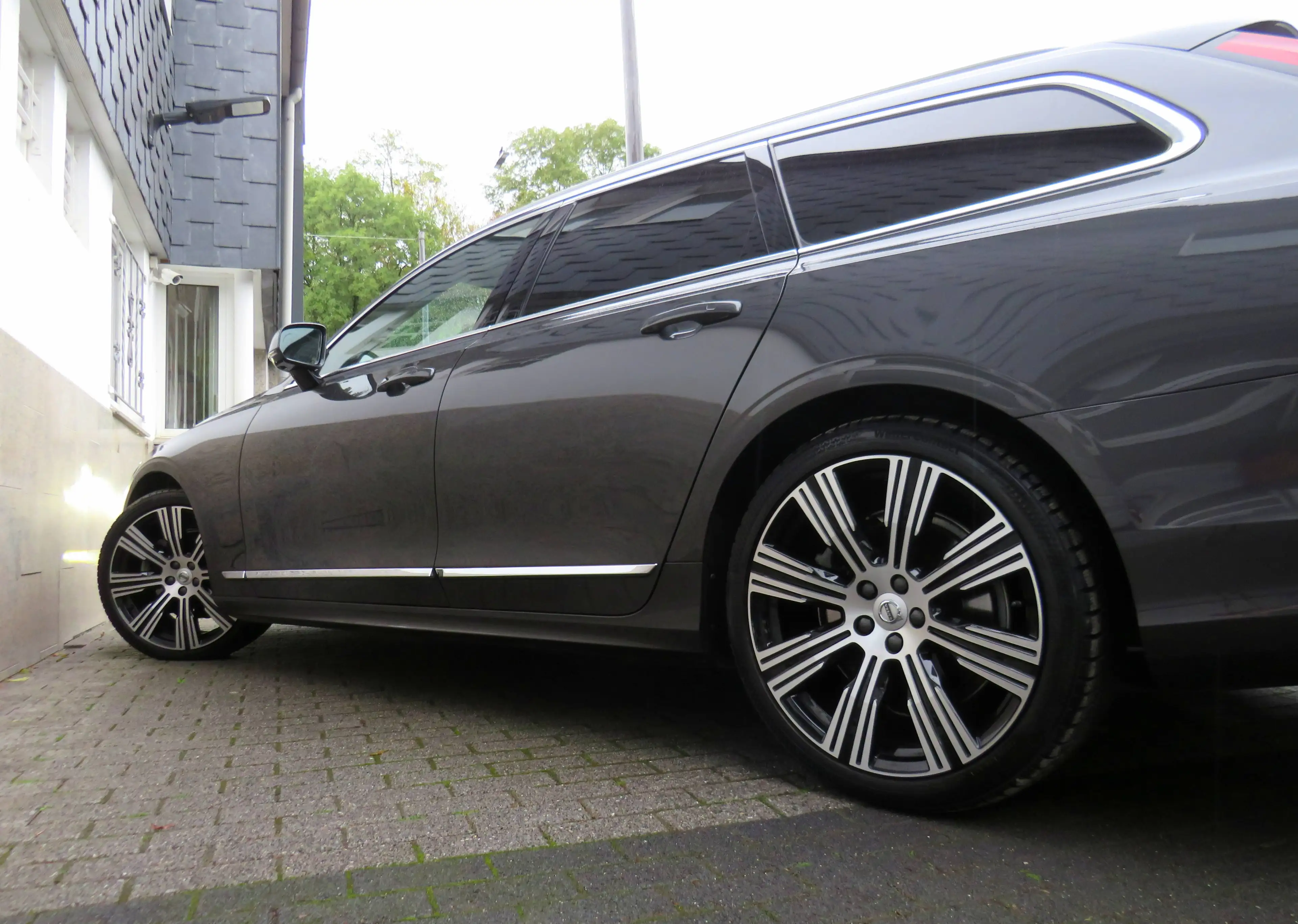 Volvo V90 Plus Bright // 360°-Kam / 20"-LM / Pilot Assist / harman-kardon / 4 x SHZ — photo 5