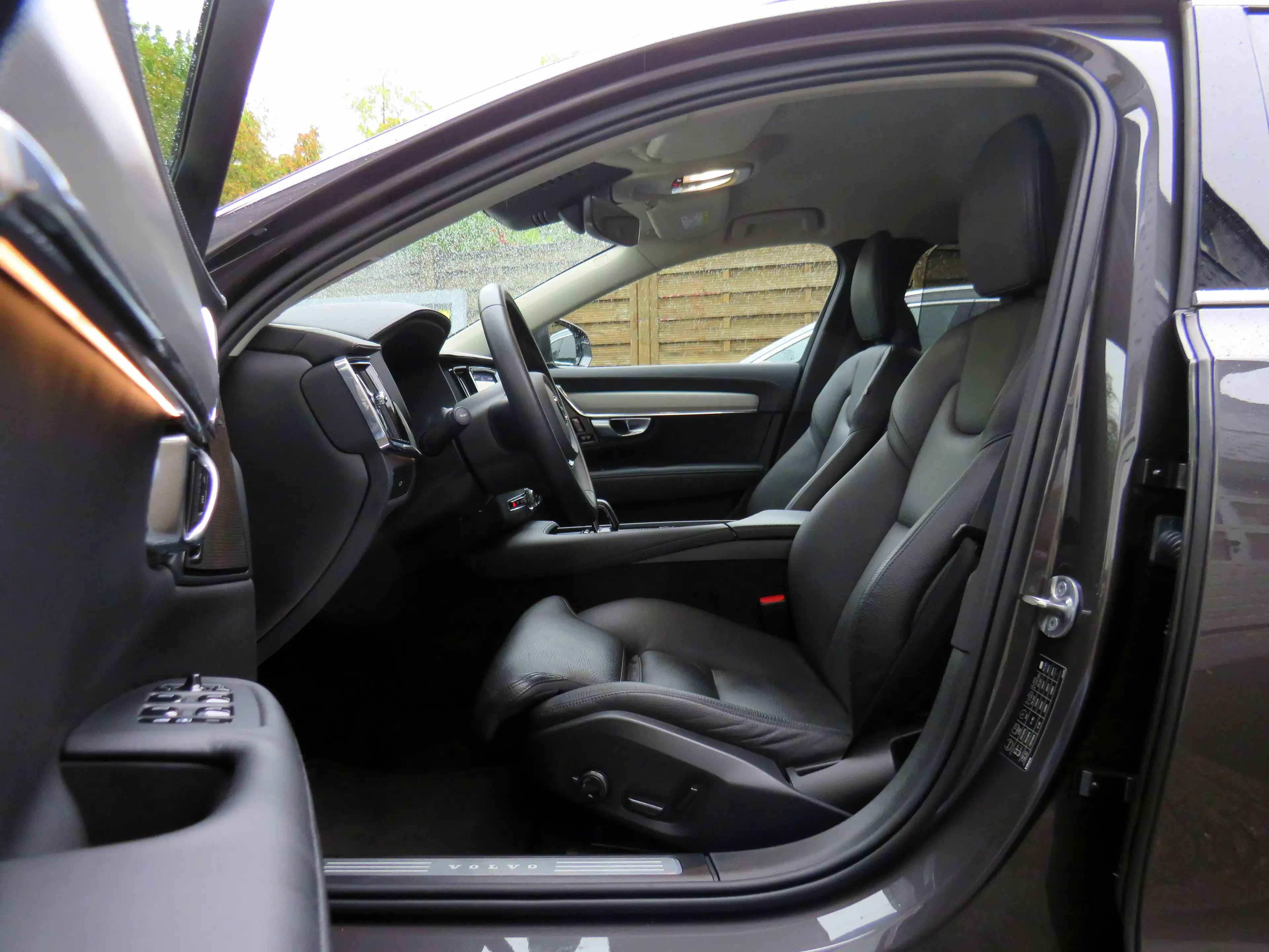 Volvo V90 Plus Bright // 360°-Kam / 20"-LM / Pilot Assist / harman-kardon / 4 x SHZ — photo 12