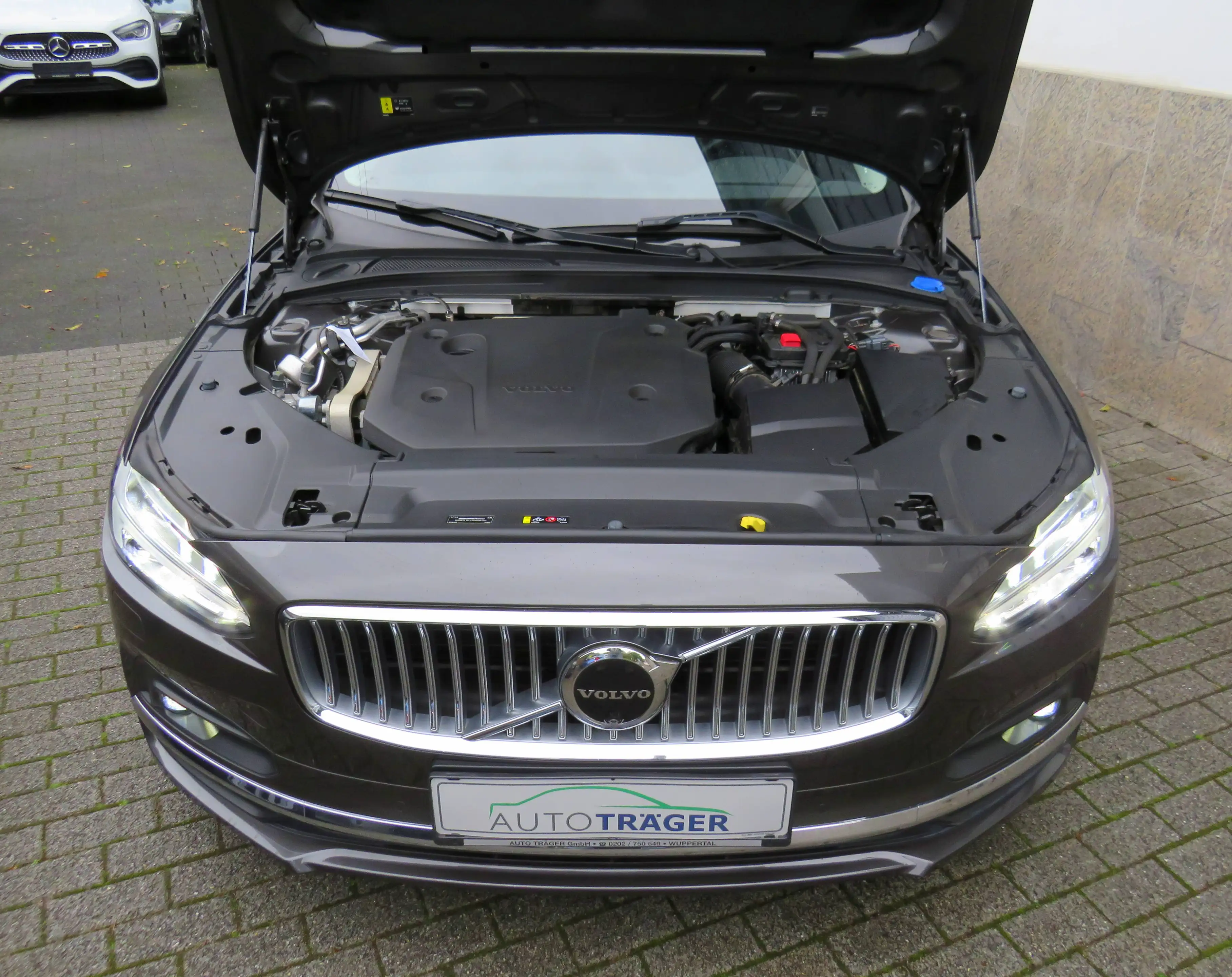 Volvo V90 Plus Bright // 360°-Kam / 20"-LM / Pilot Assist / harman-kardon / 4 x SHZ — photo 10