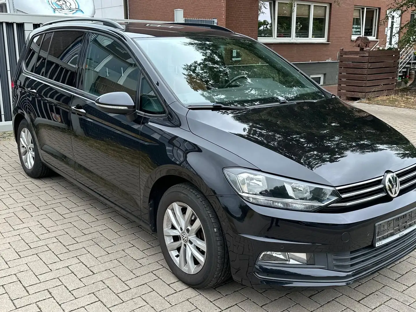 Volkswagen Touran Comfortline 1.4 TSI BMT*Klima*PDC*Alcant* Zwart - 1