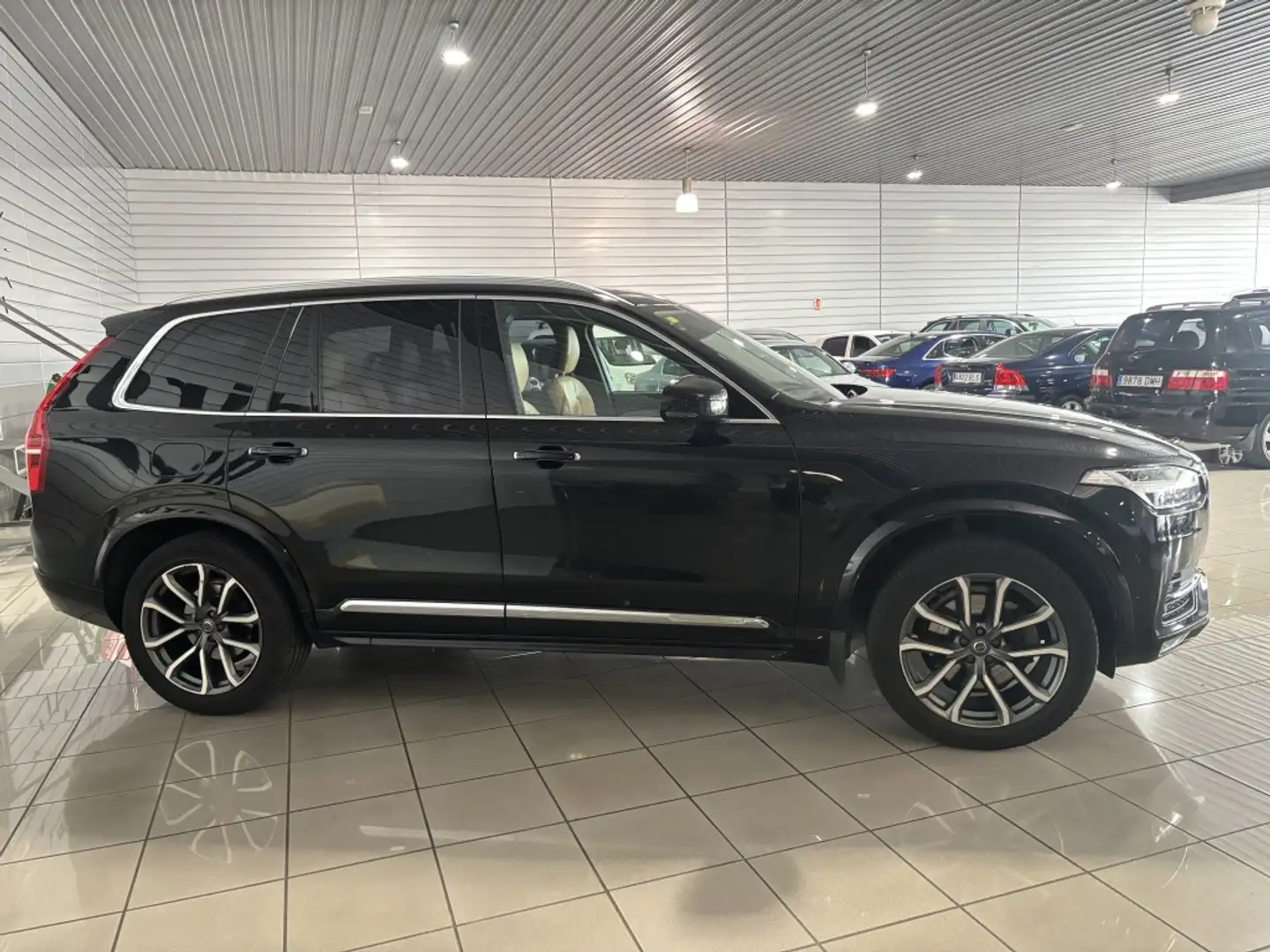 Volvo XC90 D5 Inscription AWD 225 Aut. Schwarz - 2