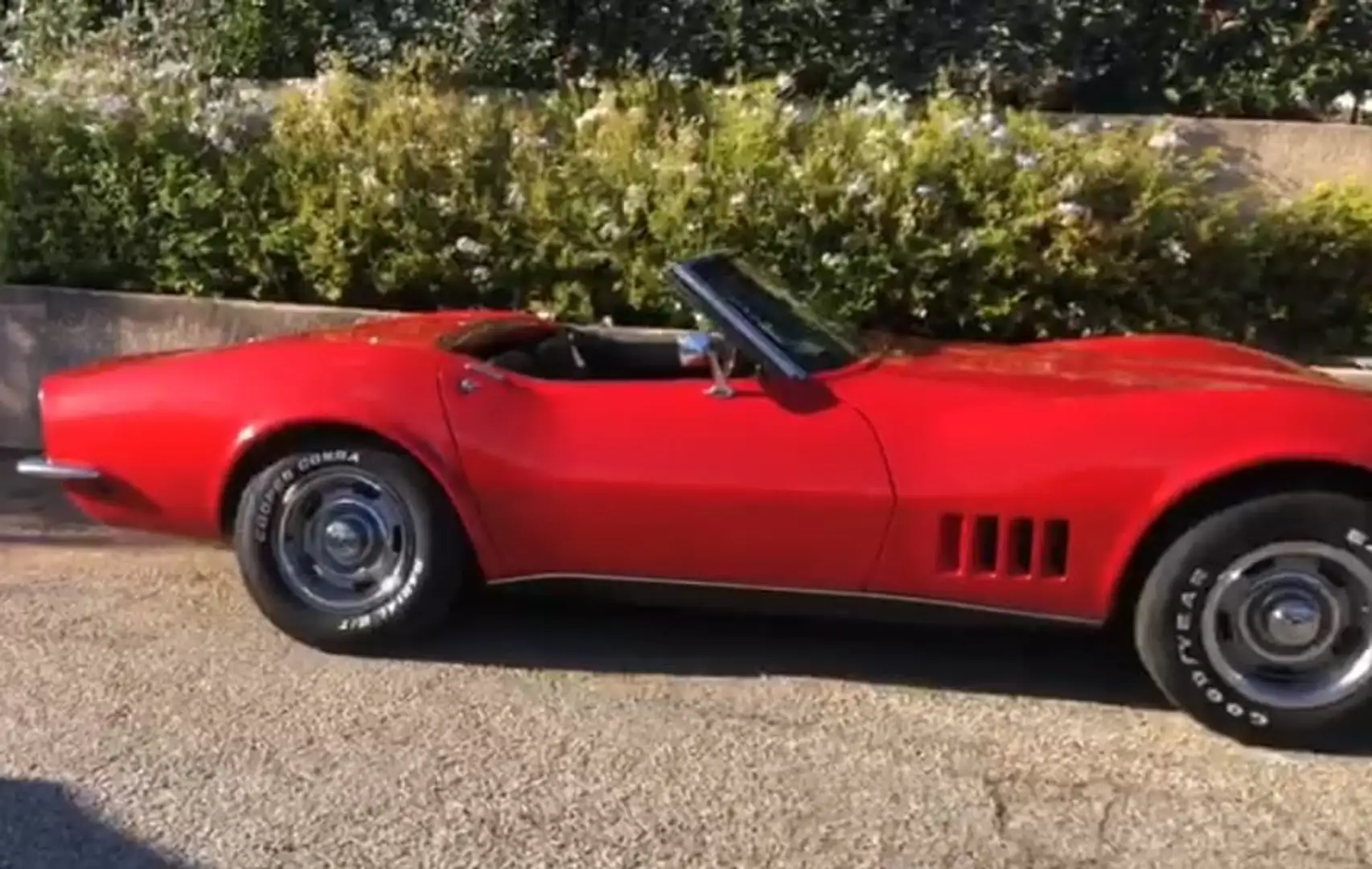 Chevrolet Corvette C3 Rot - 2