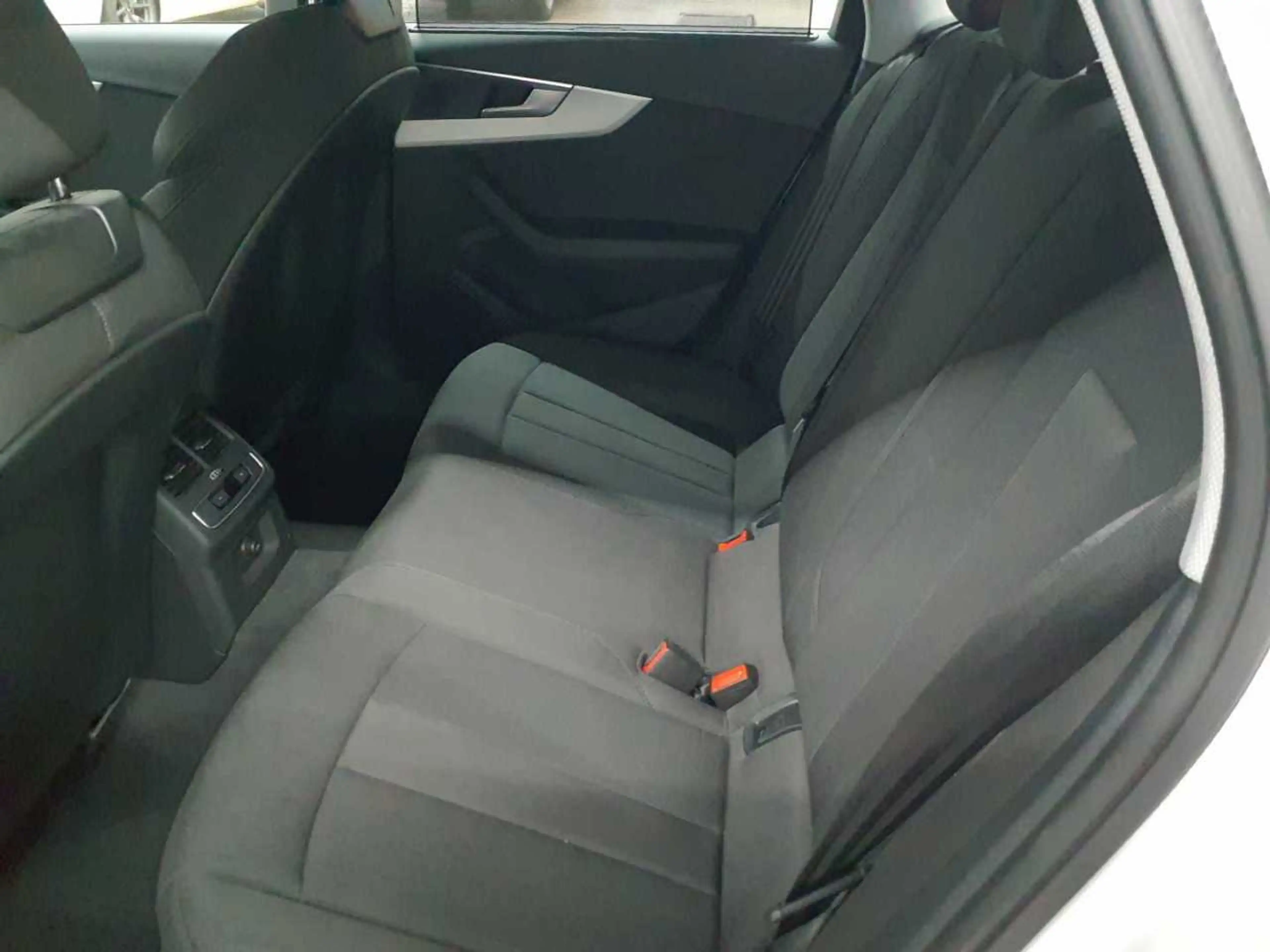 Audi A4 A4 35 TFSI S tronic S line Navi SHZ LED — photo 13