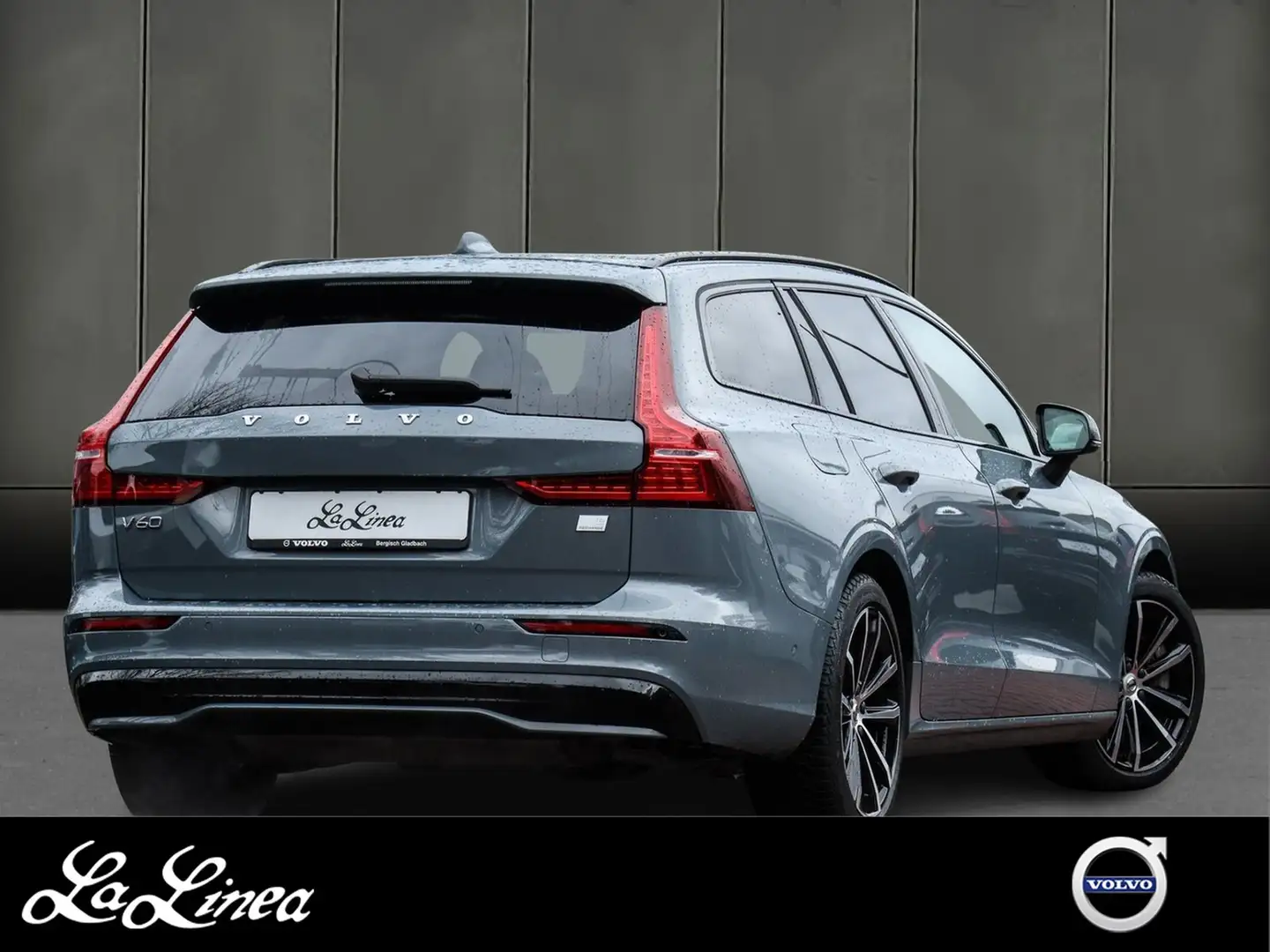 Volvo V60 T6 Plus Dark Recharge Plug-In Hybrid AWD Grau - 2