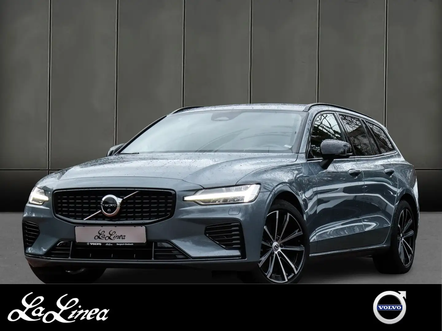 Volvo V60 T6 Plus Dark Recharge Plug-In Hybrid AWD Grau - 1