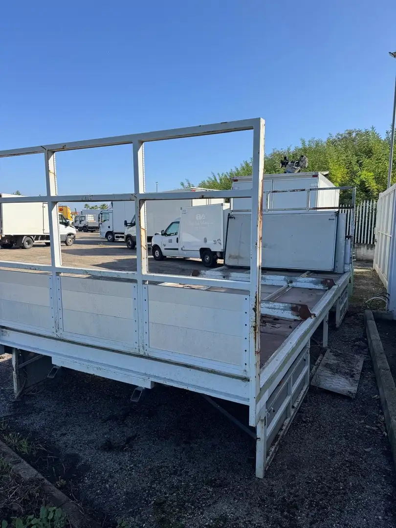 Iveco CASSONE FISSO PER EUROCARGO 5.40 METRI LARG 2.40 Bílá - 2