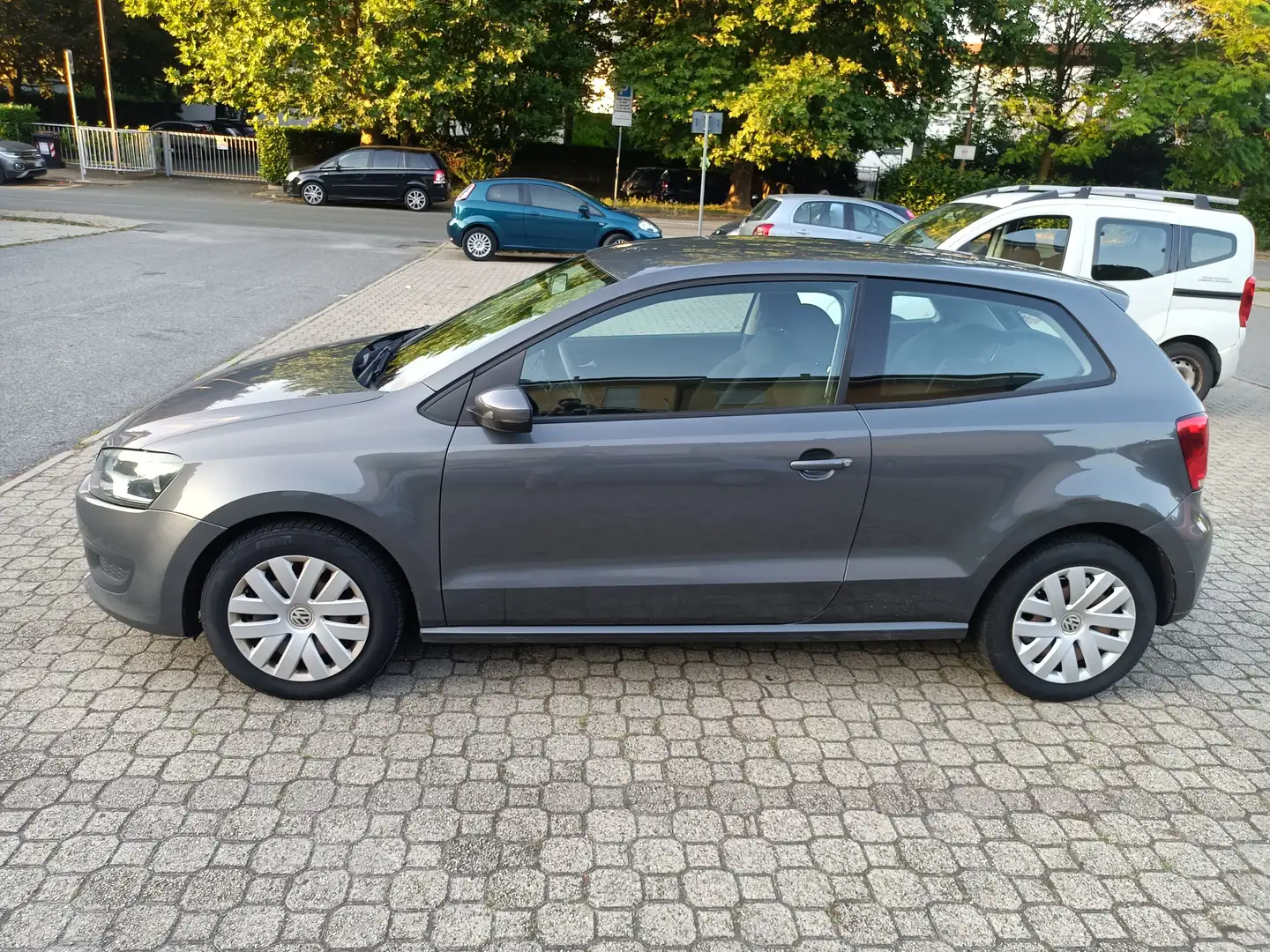 Volkswagen Polo Polo V 2009 3p 1.2 Comfortline 70cv Grigio - 2
