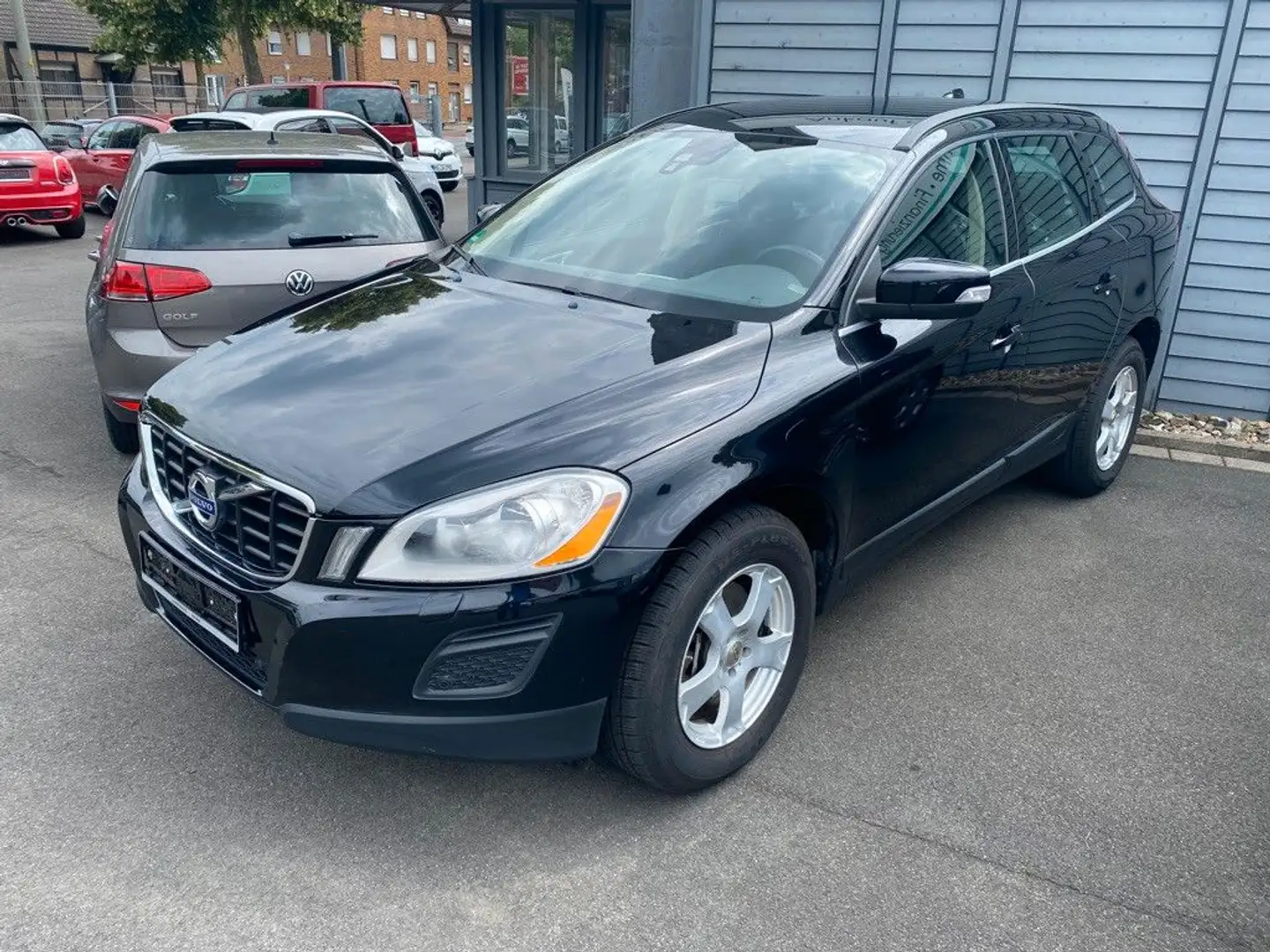 Volvo XC60 D 3 Momentum 2WD Black - 1