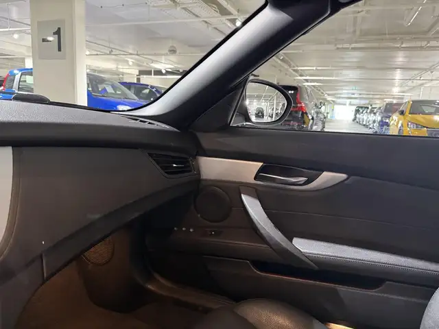 BMW Z4 view 9