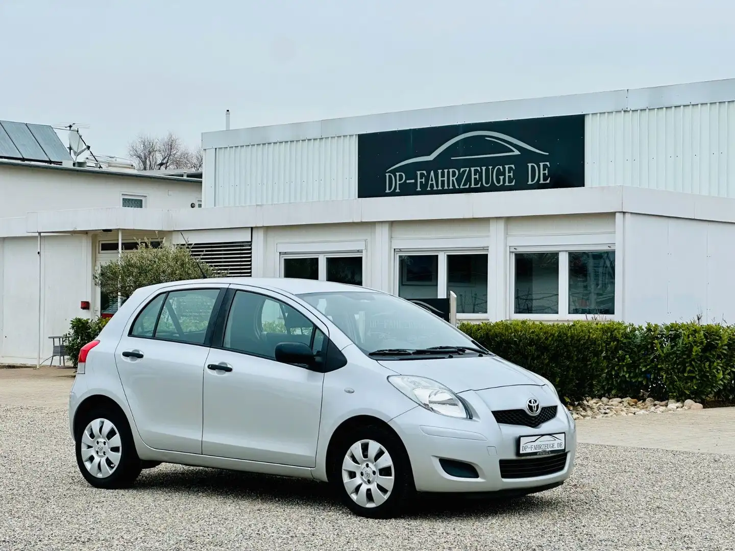 Toyota Yaris Cool+ 1.3 Klima 1.Hand TÜV NEU + GARANTIE Silber - 1