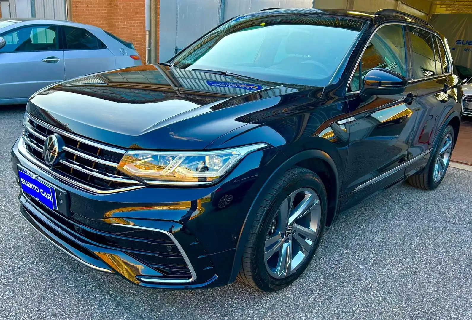 Volkswagen Tiguan 2.0 tdi R-Line 150cv dsg Negro - 1