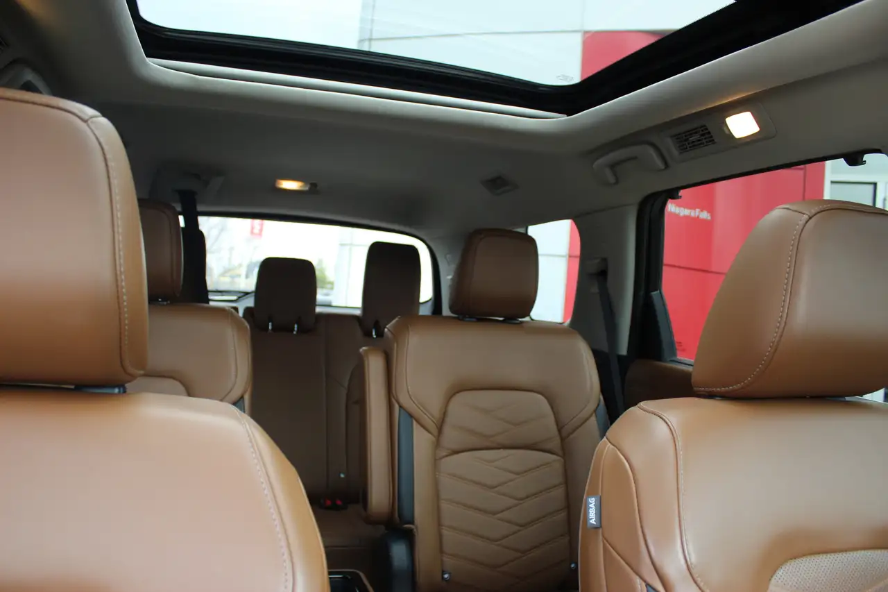 Nissan Pathfinder снимка Nissan Pathfinder