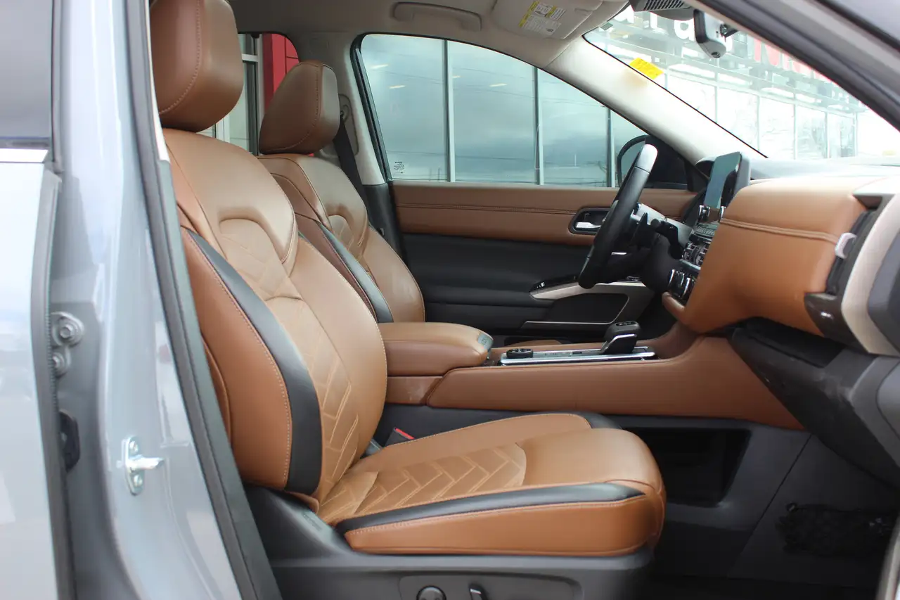 Nissan Pathfinder снимка Nissan Pathfinder