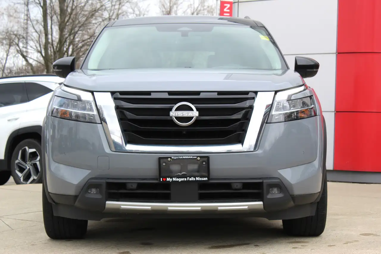 Nissan Pathfinder снимка Nissan Pathfinder