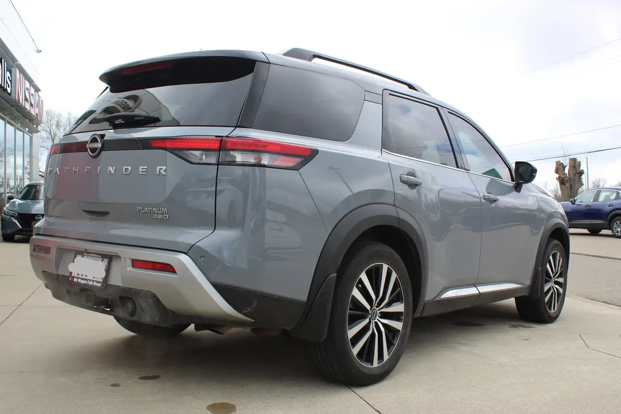 Nissan Pathfinder снимка Nissan Pathfinder