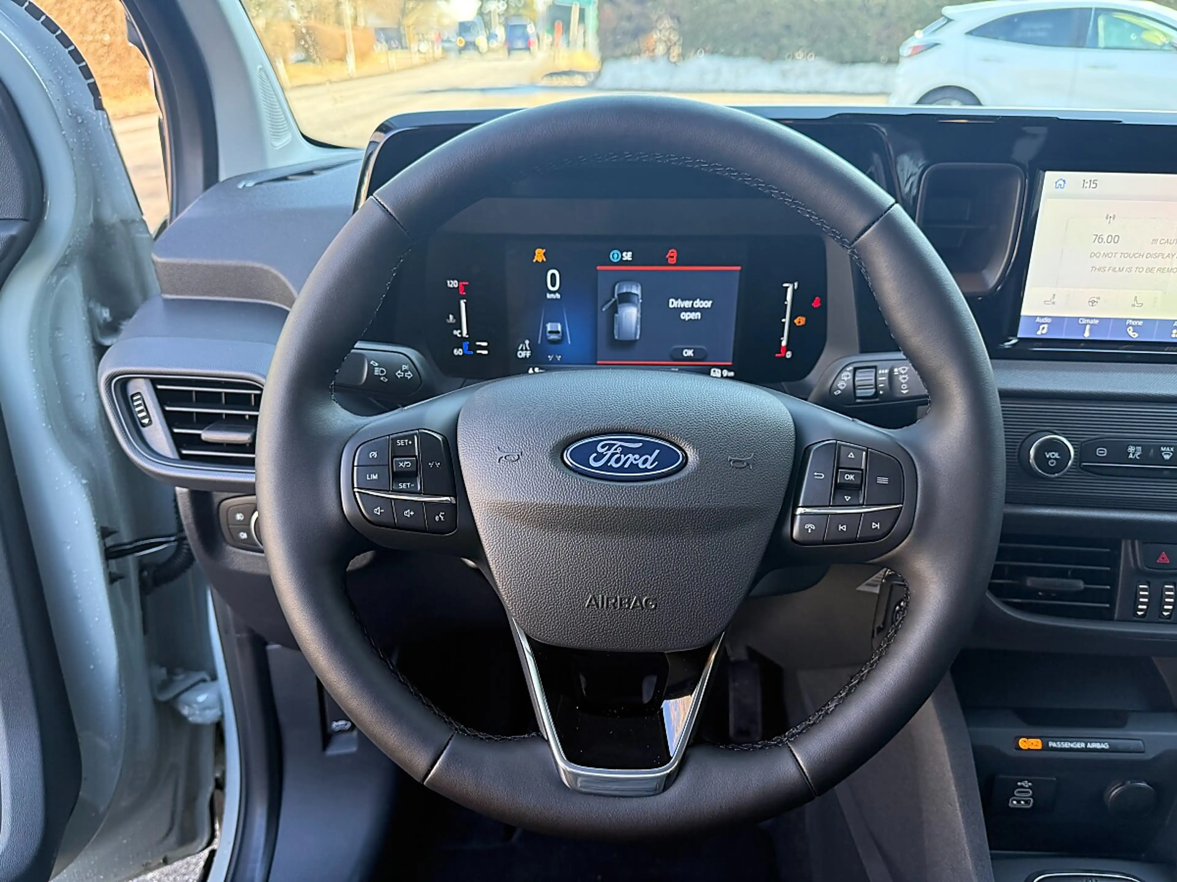 Ford Tourneo Courier 1,0 EcoBoost Titanium — photo 10
