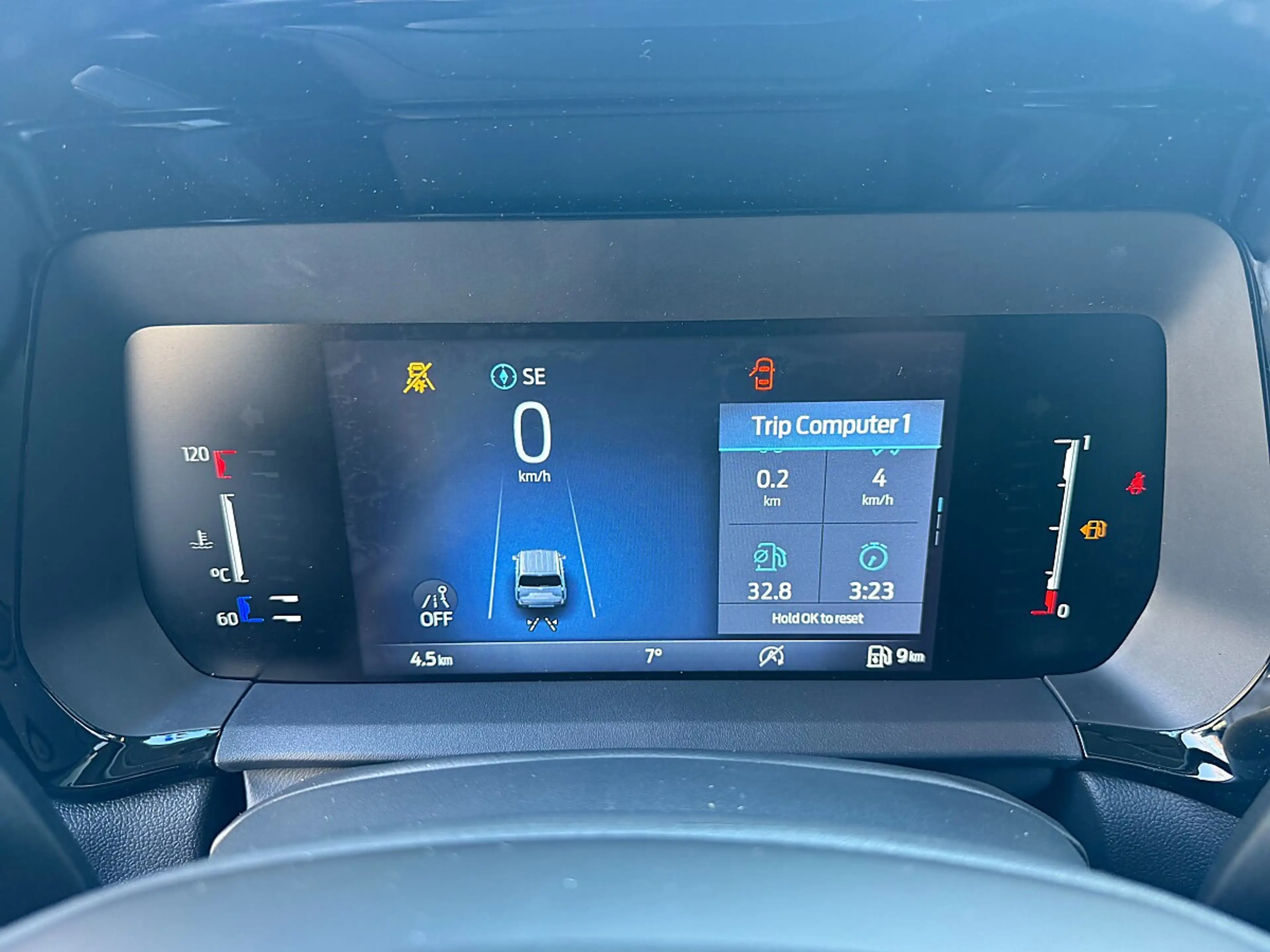 Ford Tourneo Courier 1,0 EcoBoost Titanium — photo 13