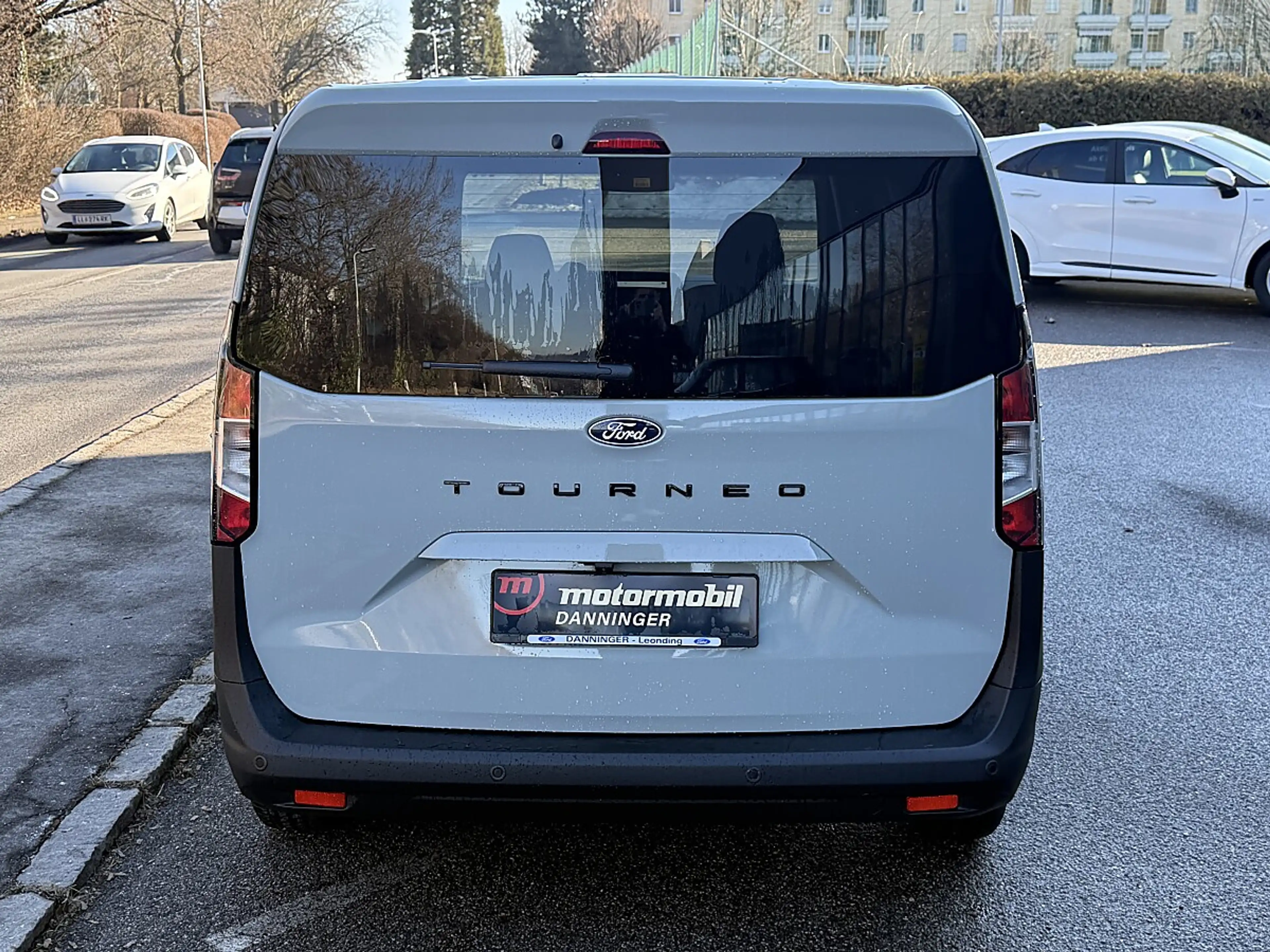 Ford Tourneo Courier 1,0 EcoBoost Titanium — photo 5