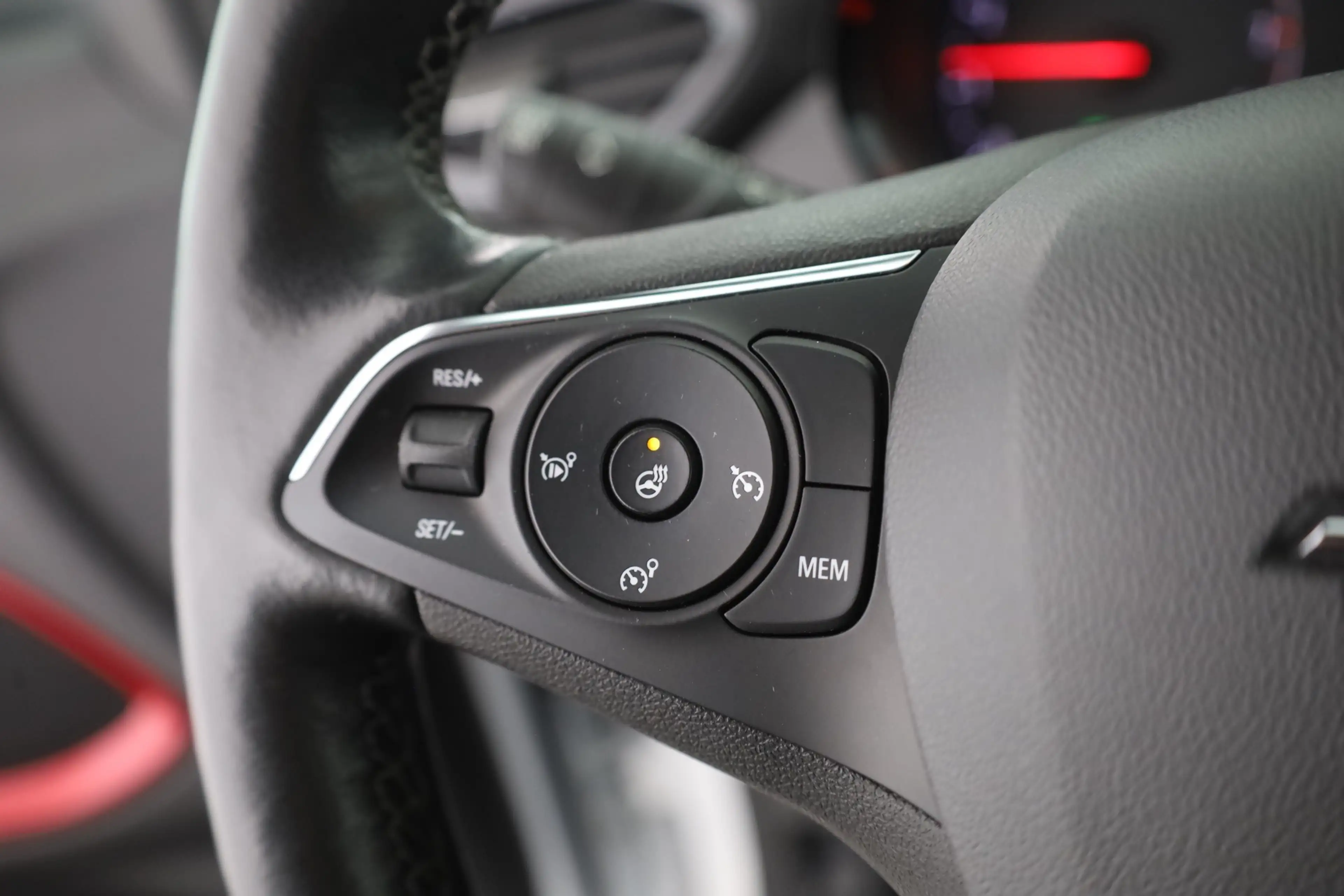 Opel Crossland X 1.2 Turbo GS Line LED Navi 360° DAB — photo 15
