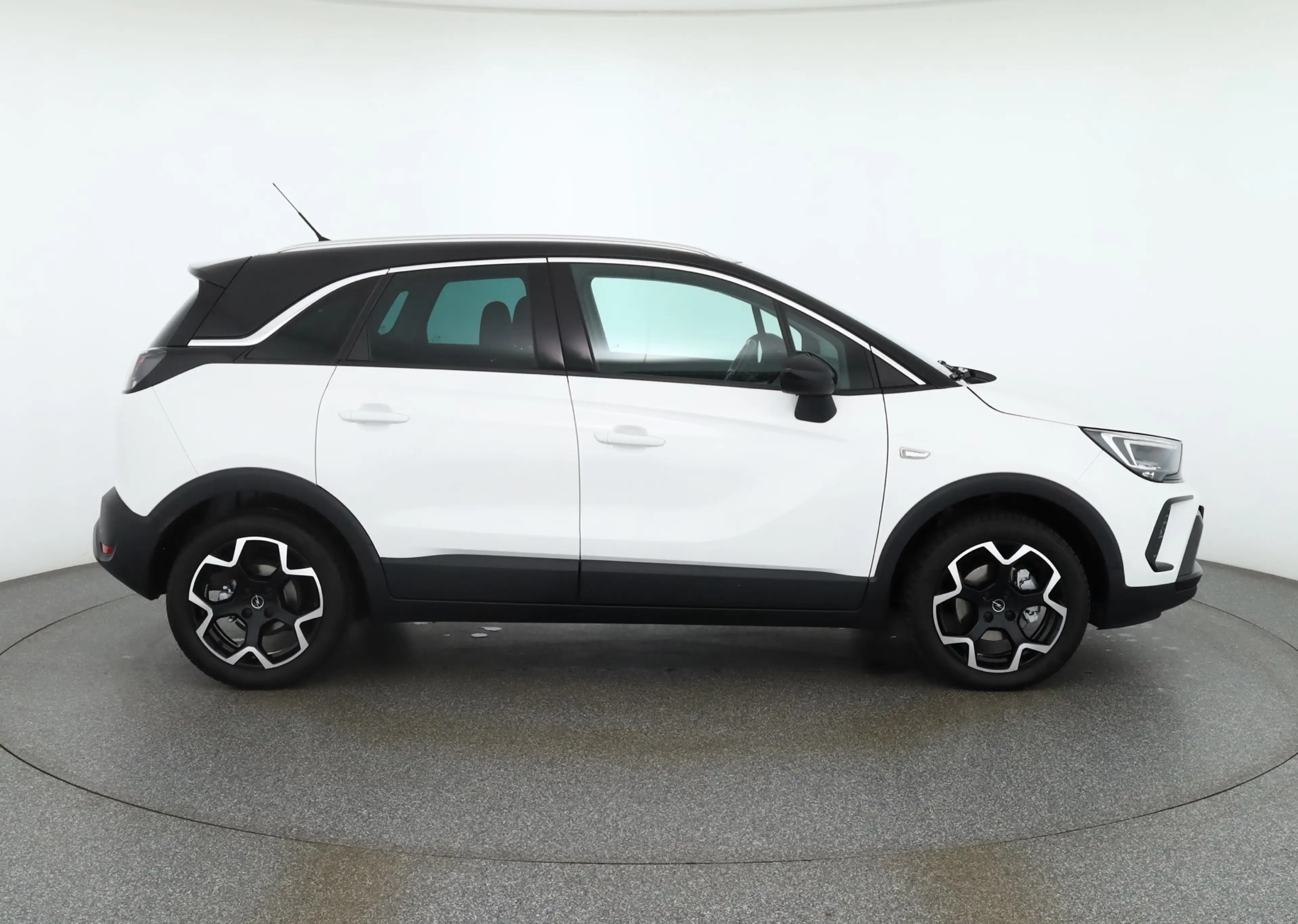 Opel Crossland X 1.2 Turbo GS Line LED Navi 360° DAB — photo 6