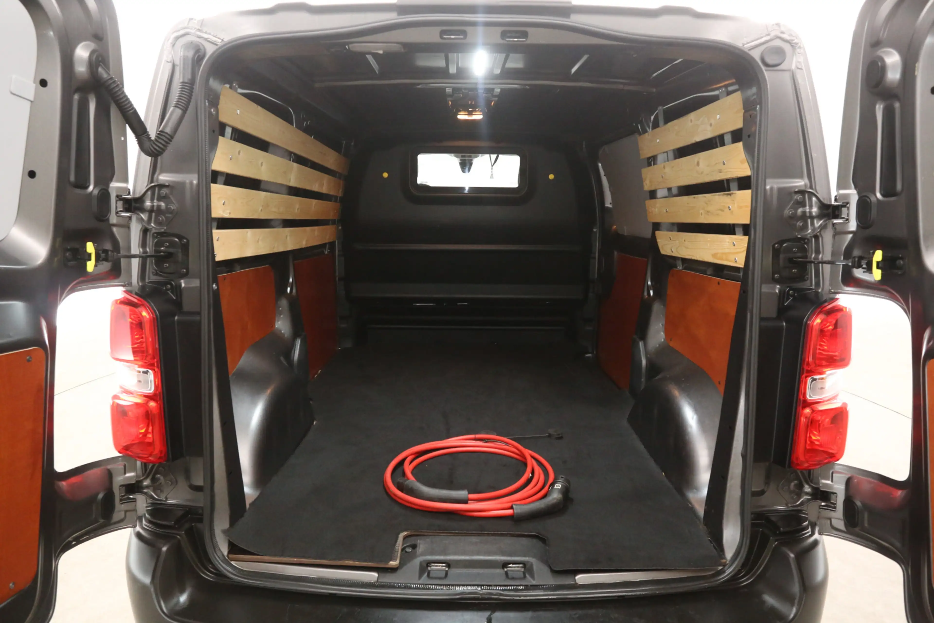 Peugeot e-Expert 75 kWh L2H1 | Snelladen | SOH 89% | Airco | Cruise — photo 4