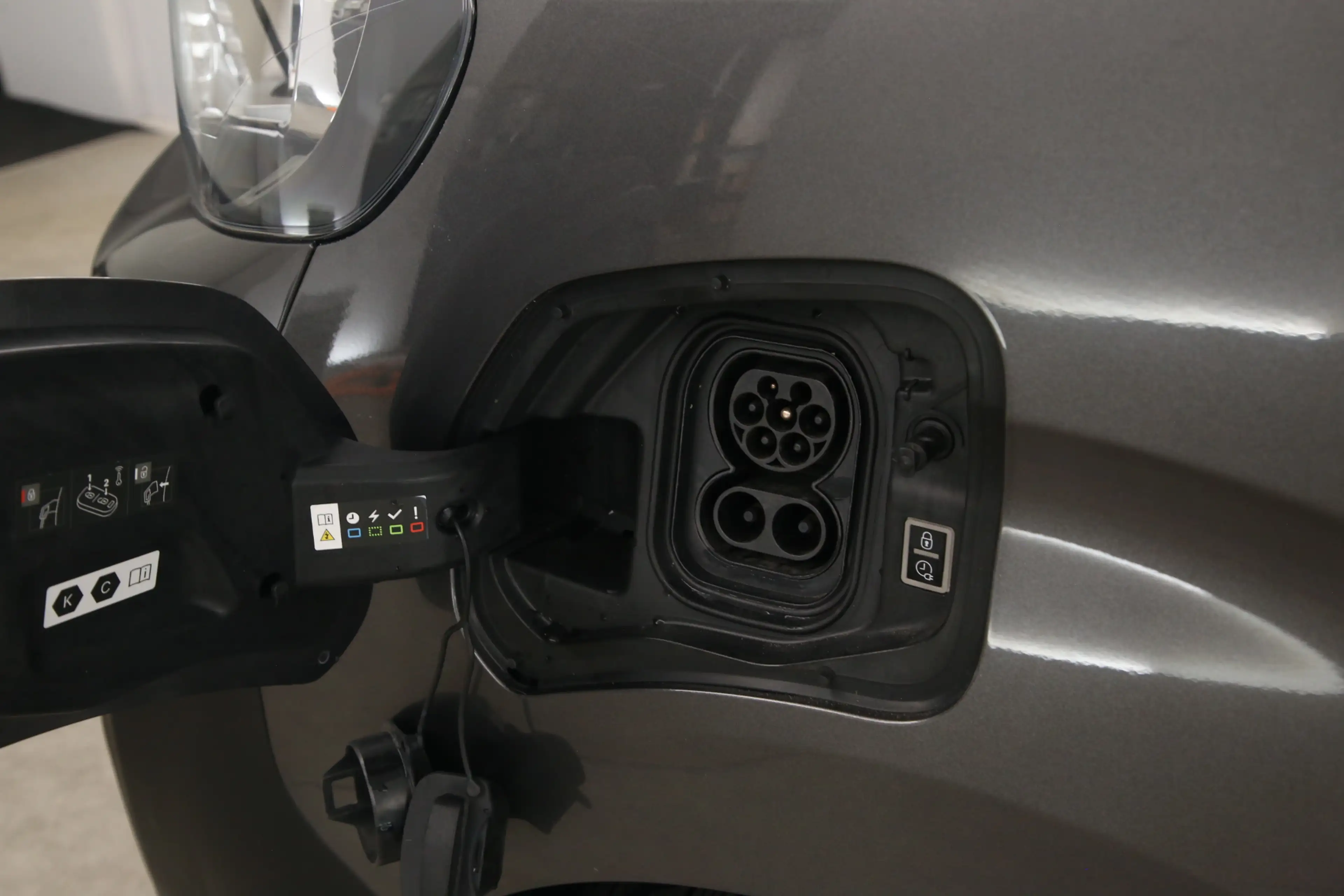 Peugeot e-Expert 75 kWh L2H1 | Snelladen | SOH 89% | Airco | Cruise — photo 7
