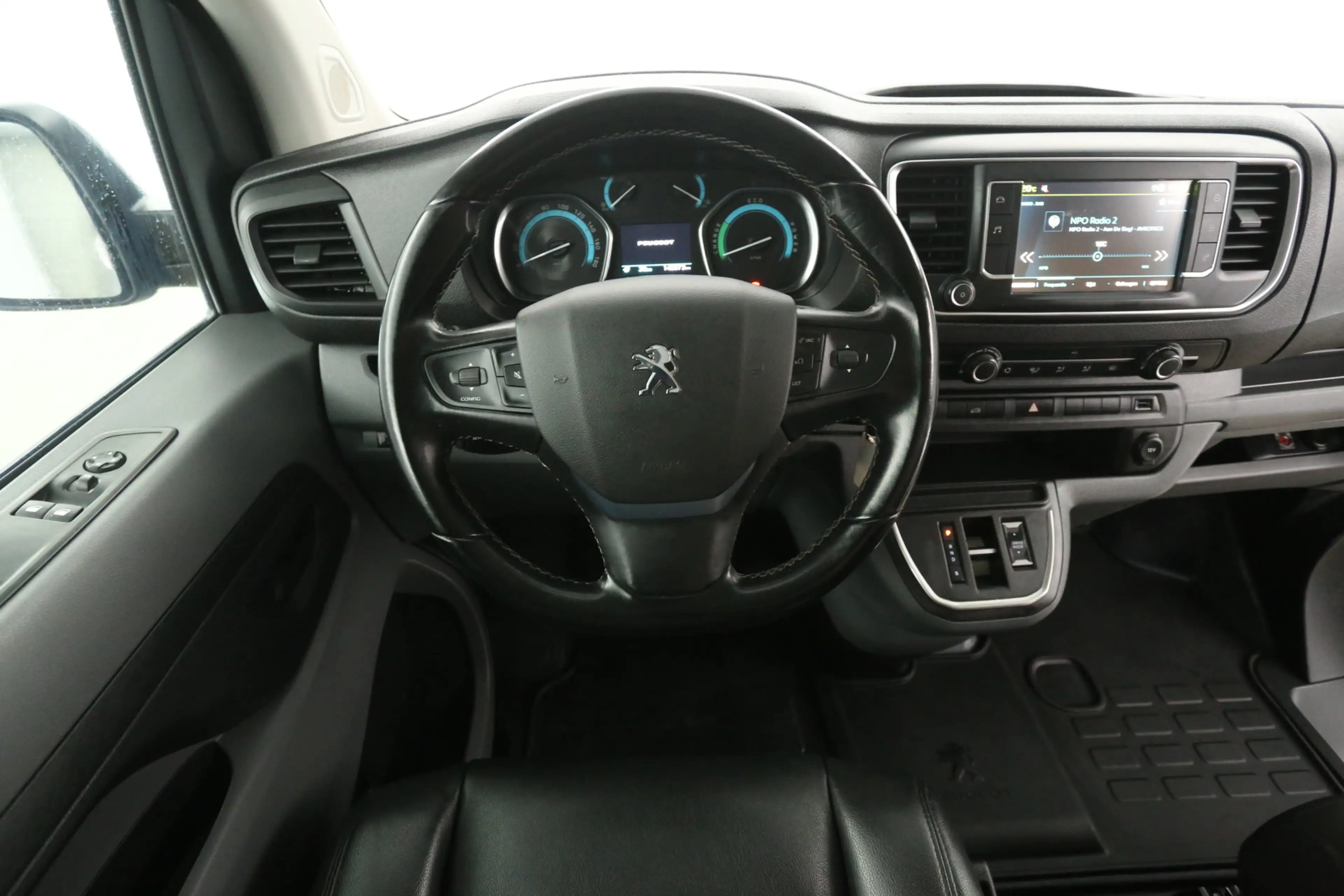 Peugeot e-Expert 75 kWh L2H1 | Snelladen | SOH 89% | Airco | Cruise — photo 2