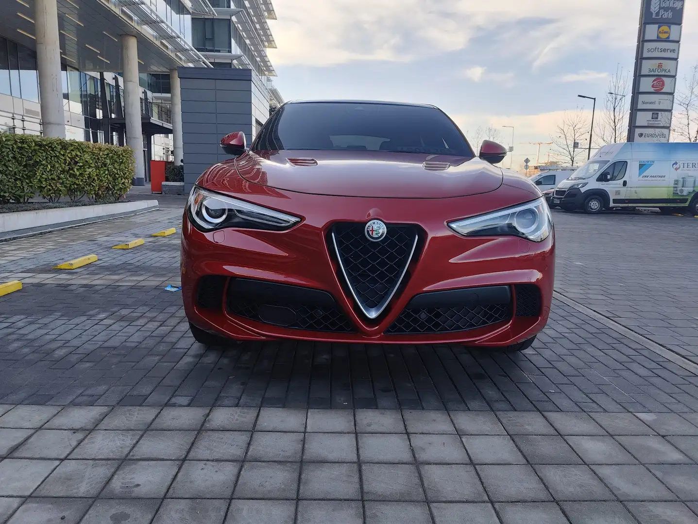 Alfa Romeo Stelvio V6 2.9 Bi-Turbo AT8-Q4 Quadrifoglio - 1