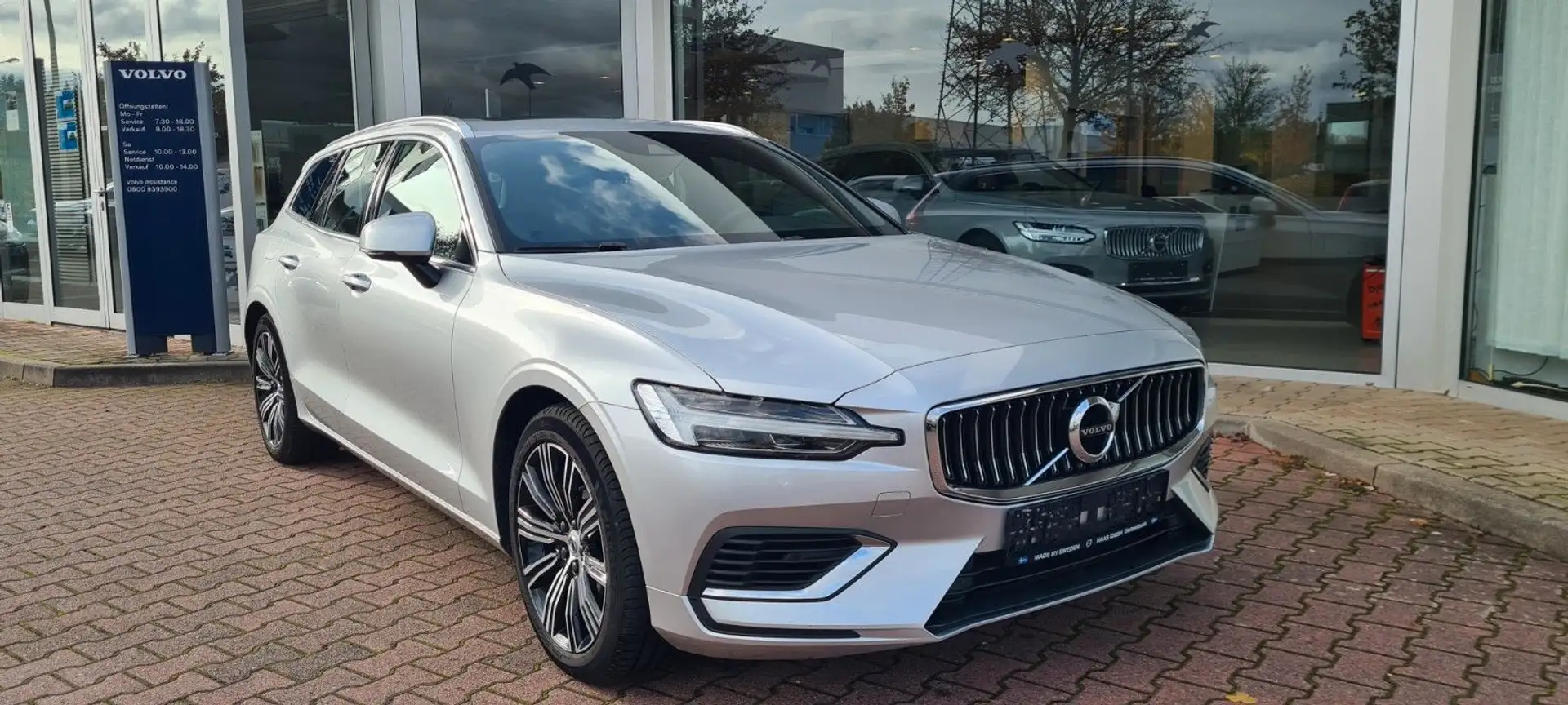 Volvo V60 T6 Recharge AWD Geartronic Inscription Argent - 1