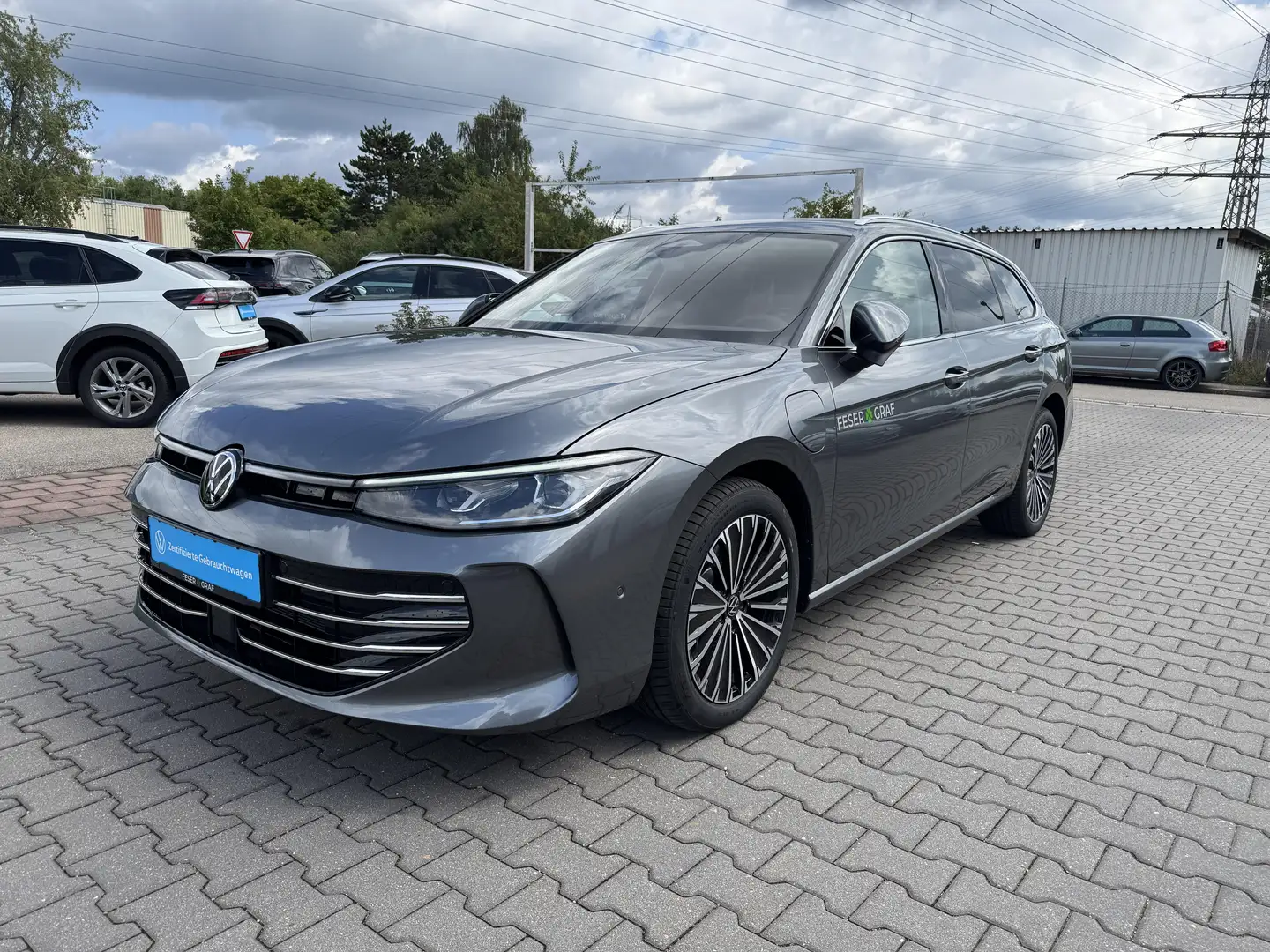 Volkswagen Passat 1.5 TSI eHybrid Elegance NAV MATRIX PANO Grau - 1