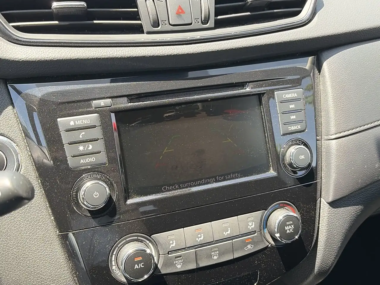 Nissan Rogue снимка Nissan Rogue