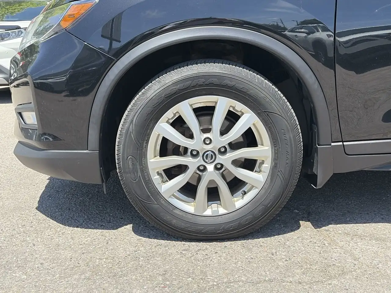 Nissan Rogue снимка Nissan Rogue