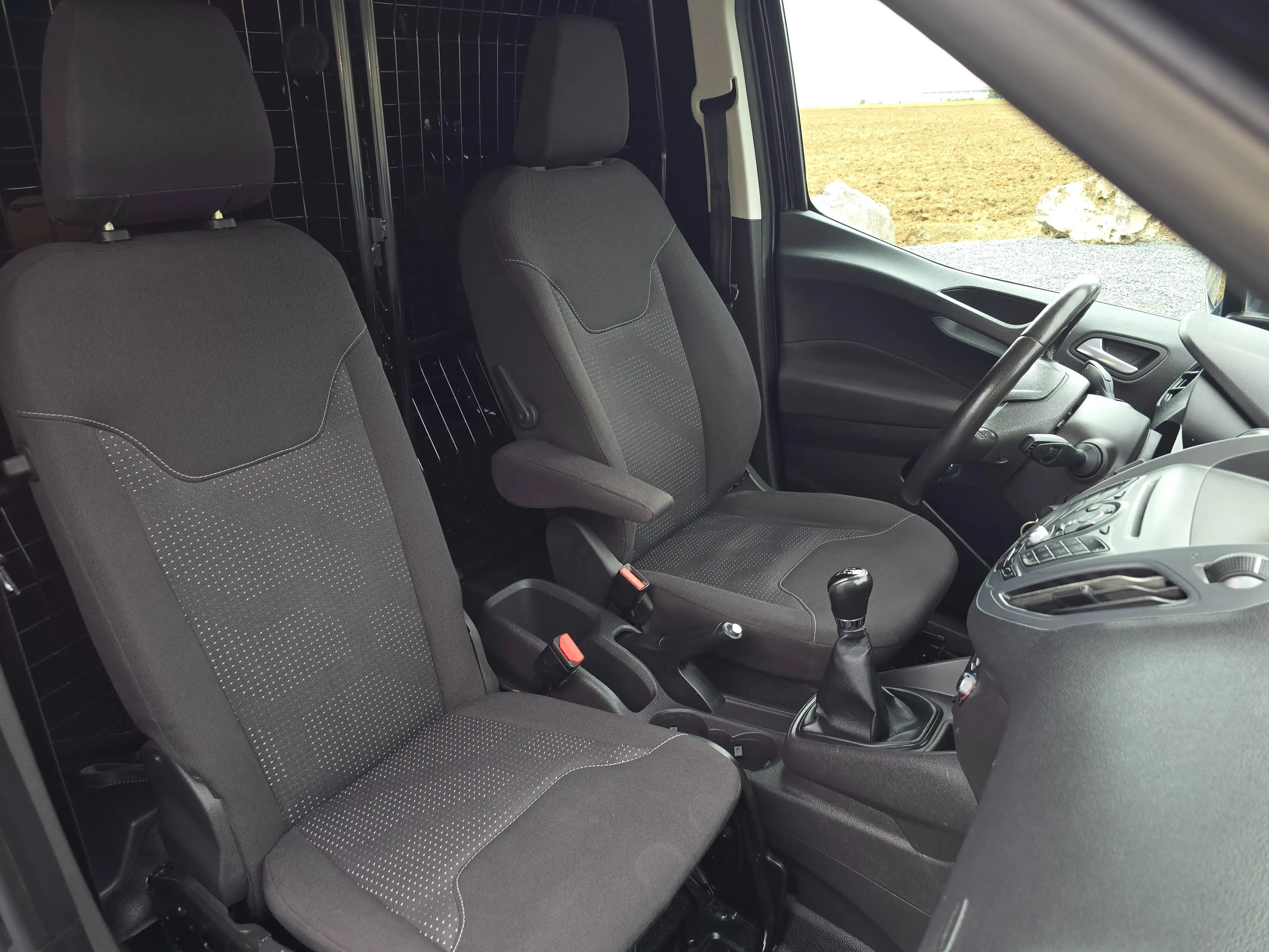 Ford Transit Connect 1.6 TDCi ✅️ GARANTIE ✅️ AIRCO ✅️ RADARS DE RECUL ✅️ JANTES ✅️ — photo 9