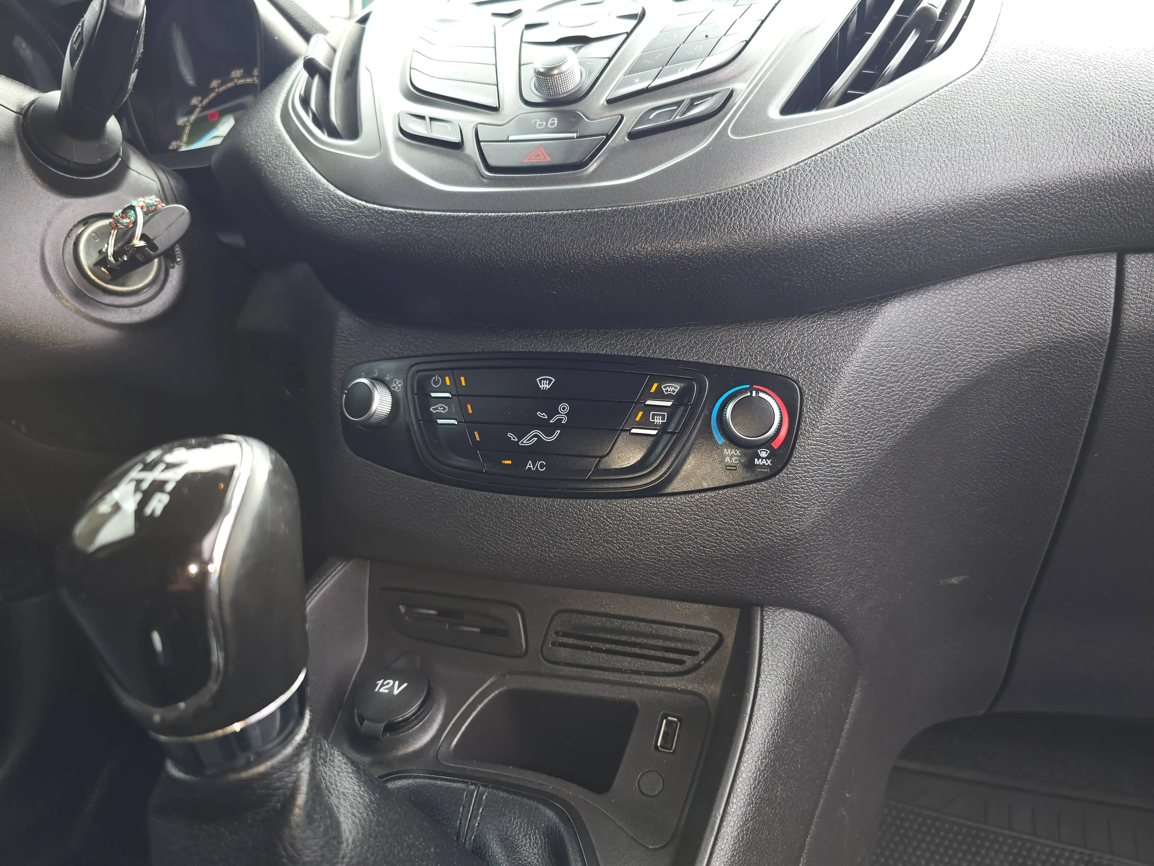 Ford Transit Connect 1.6 TDCi ✅️ GARANTIE ✅️ AIRCO ✅️ RADARS DE RECUL ✅️ JANTES ✅️ — photo 11