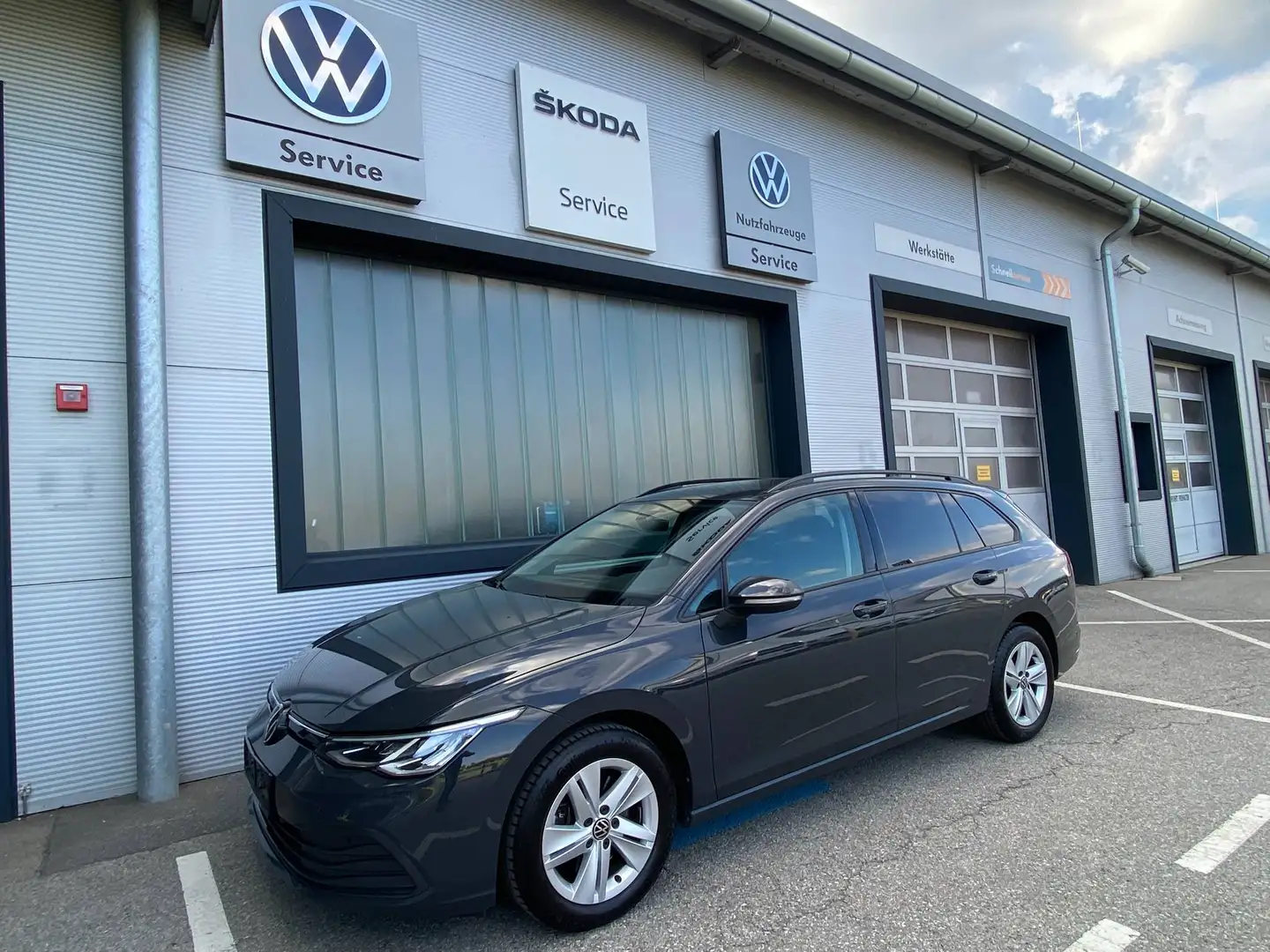 Volkswagen Golf Variant Life 115TDI DSG LED,PDCx2,Navigation,AHV,ACC-Tempomat ... usw. Grau - 1