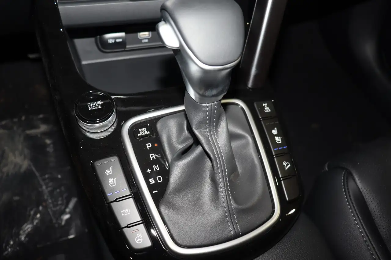 Kia Seltos снимка Kia Seltos