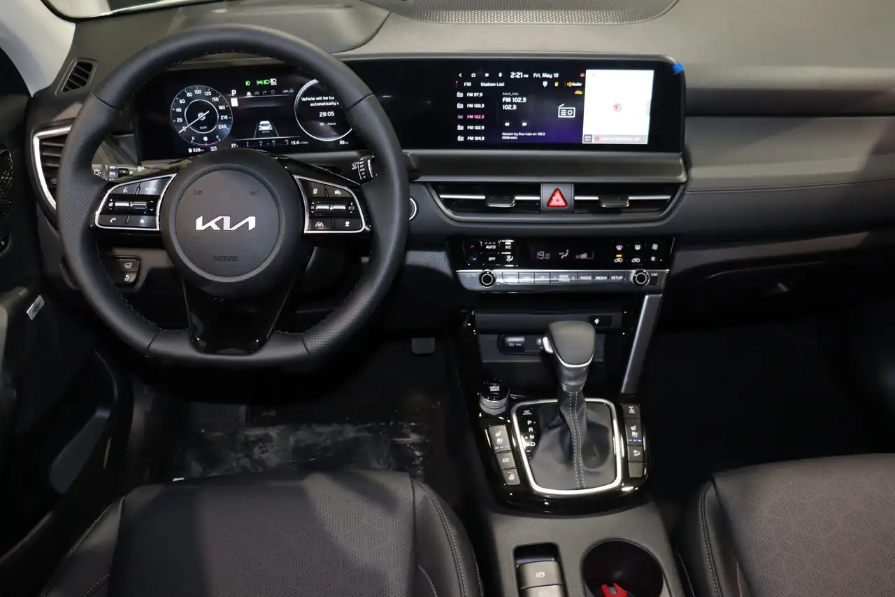 Kia Seltos снимка Kia Seltos