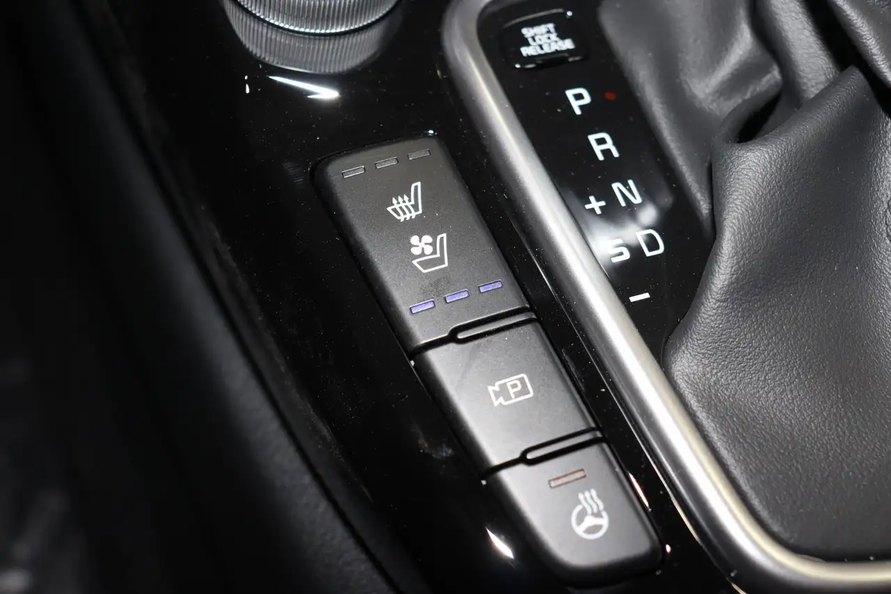 Kia Seltos снимка Kia Seltos