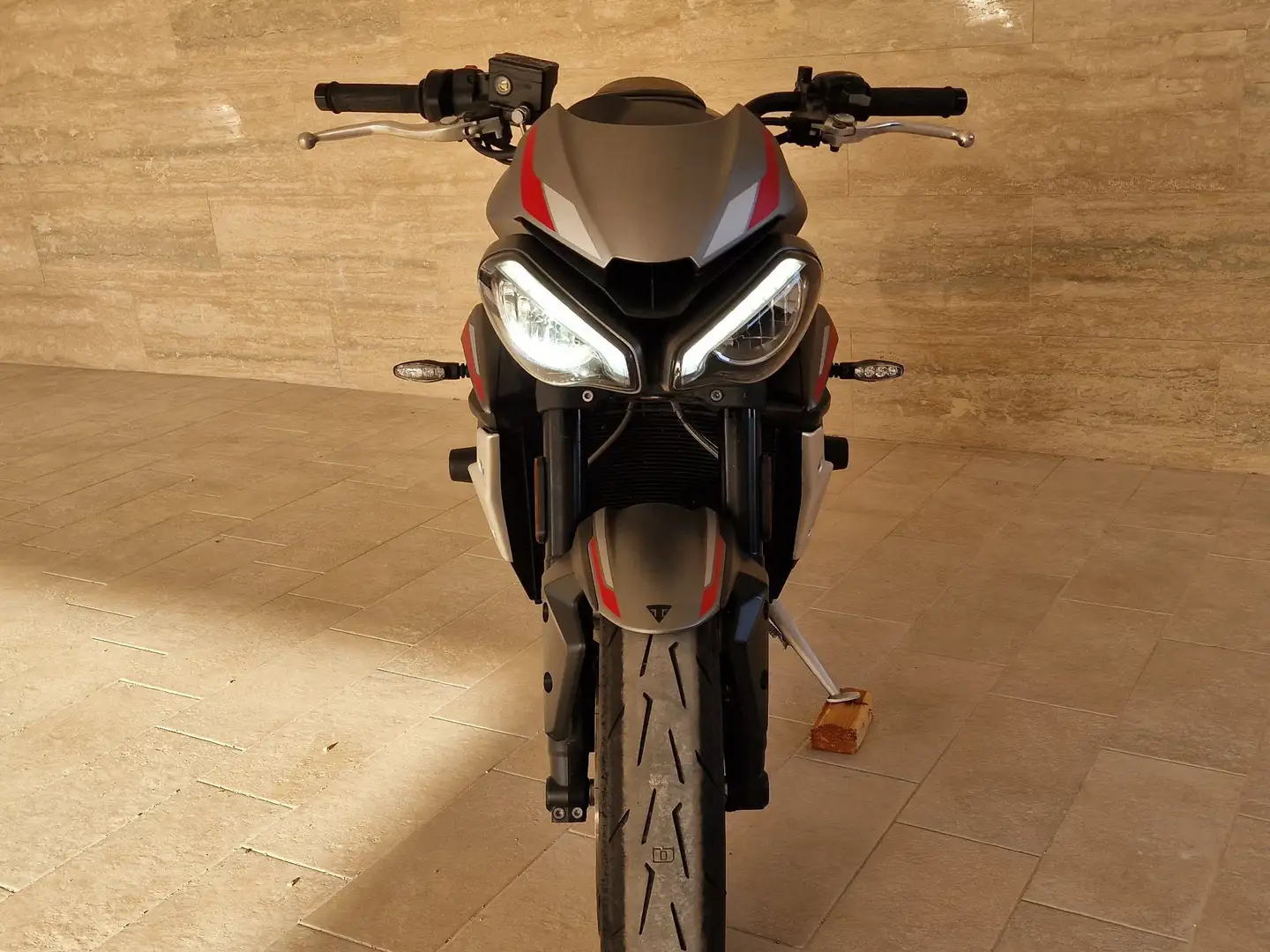 Triumph Street Triple R Roşu - 1