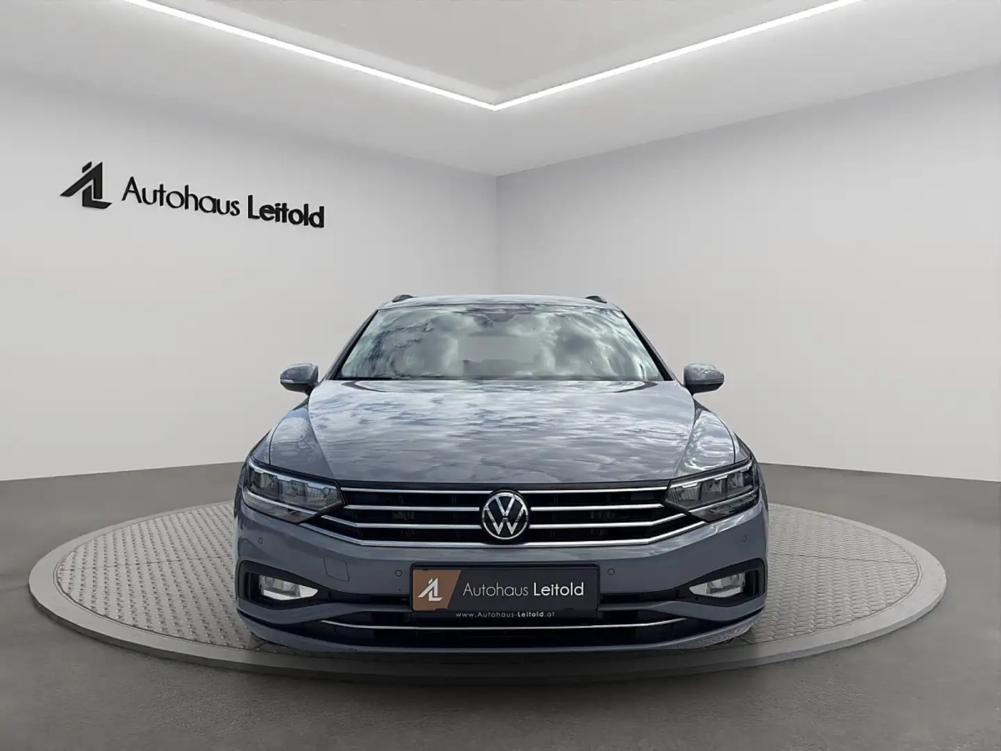 Volkswagen Passat Variant 2.0 TDI SCR Business DSG AHK CAM ACC LED BUSINE... Grau - 2