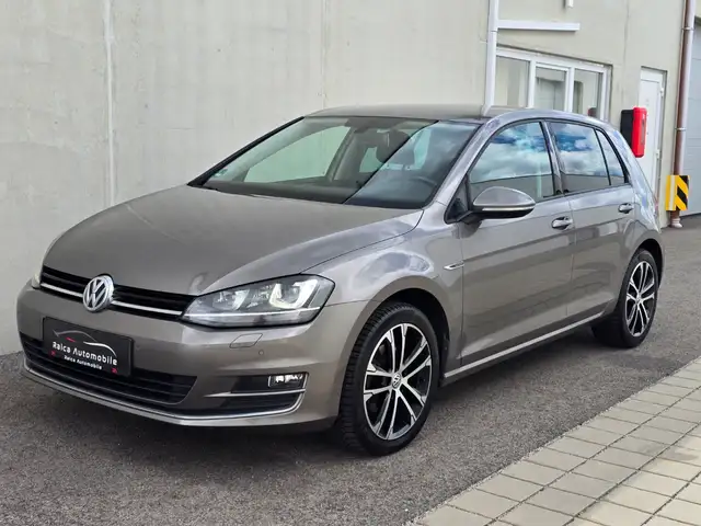 Volkswagen Golf view 9